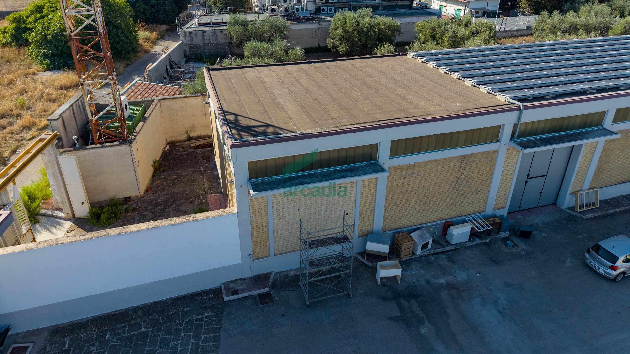 Capannone da ristrutturare in strada privata deserto 40/a, Bari
