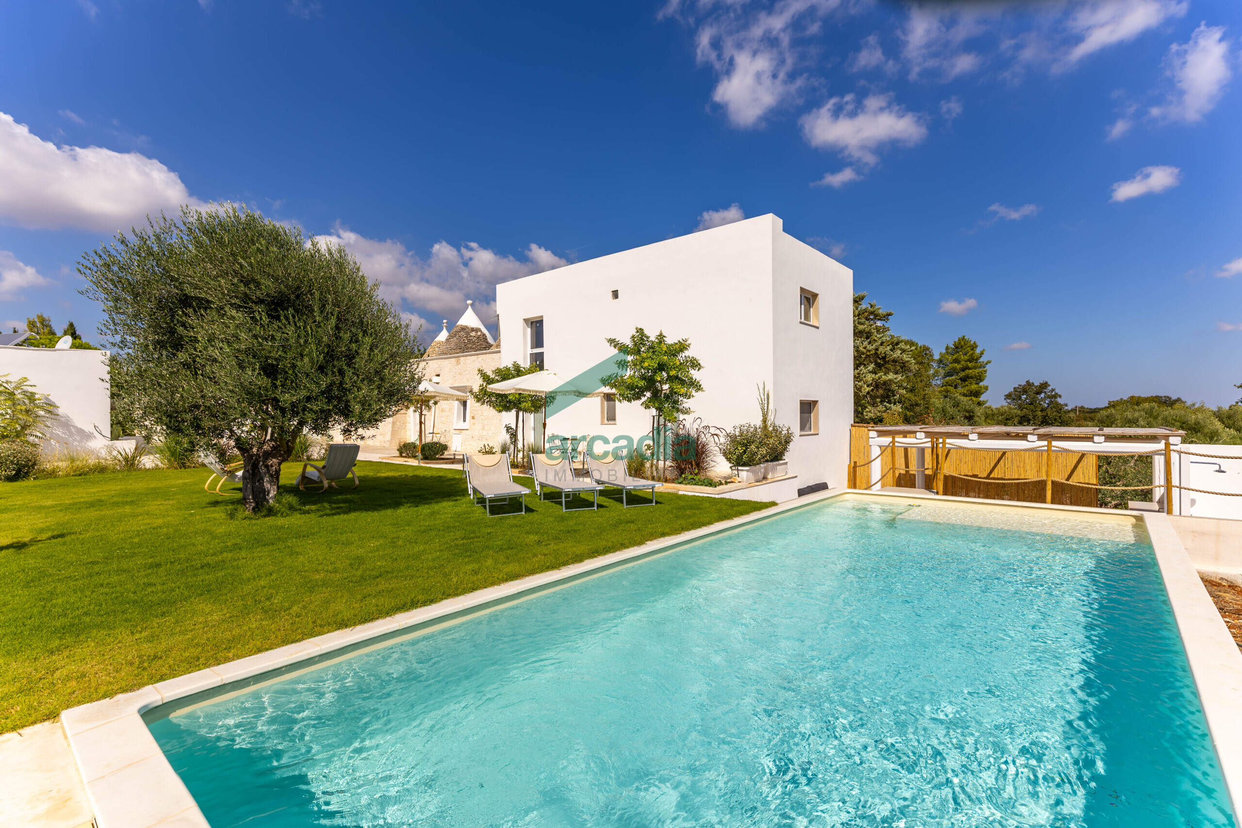 Casa indipendente con giardino in contrada pozzomasiello nunzio 18, Locorotondo