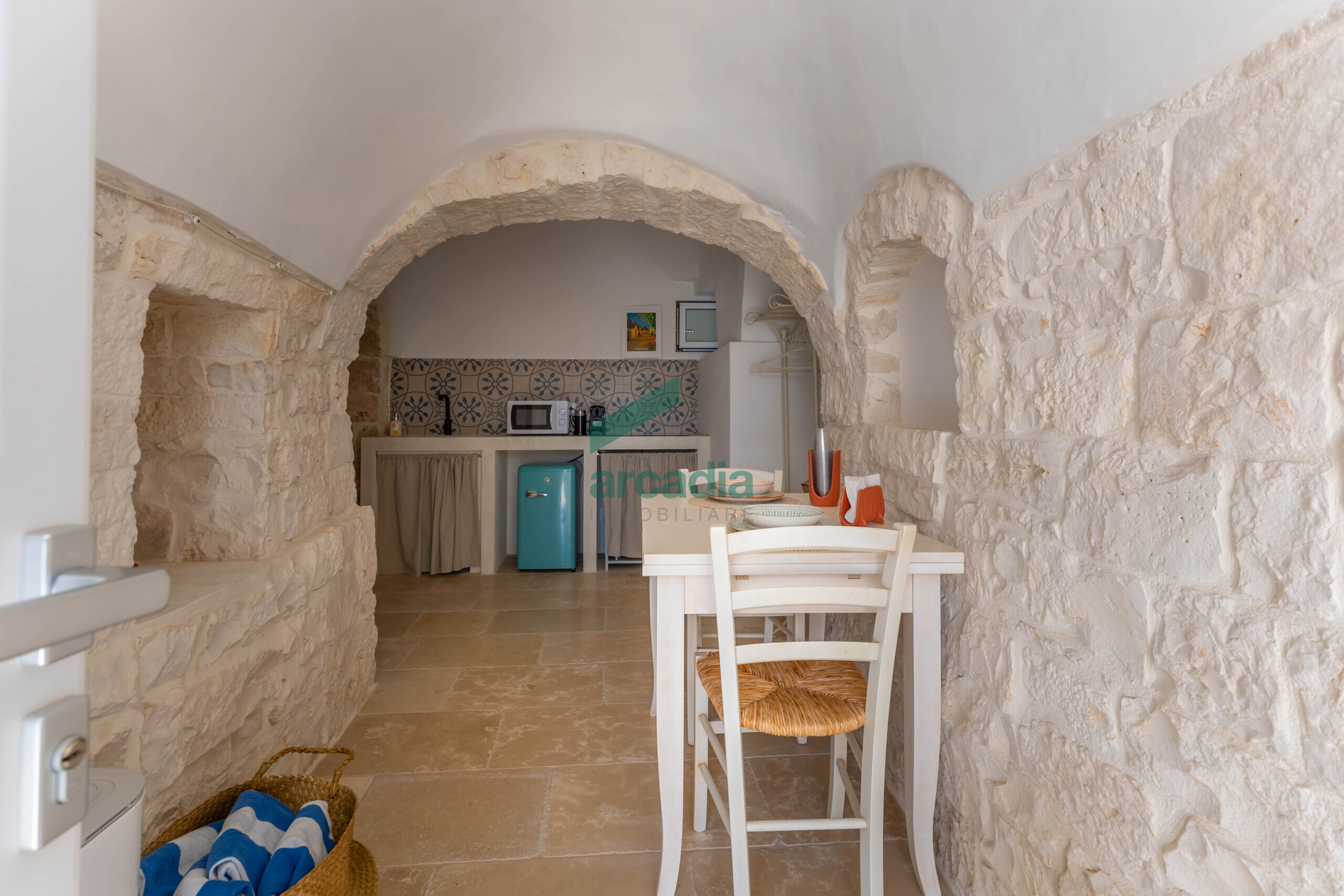Casa indipendente con giardino in contrada pozzomasiello nunzio 18, Locorotondo