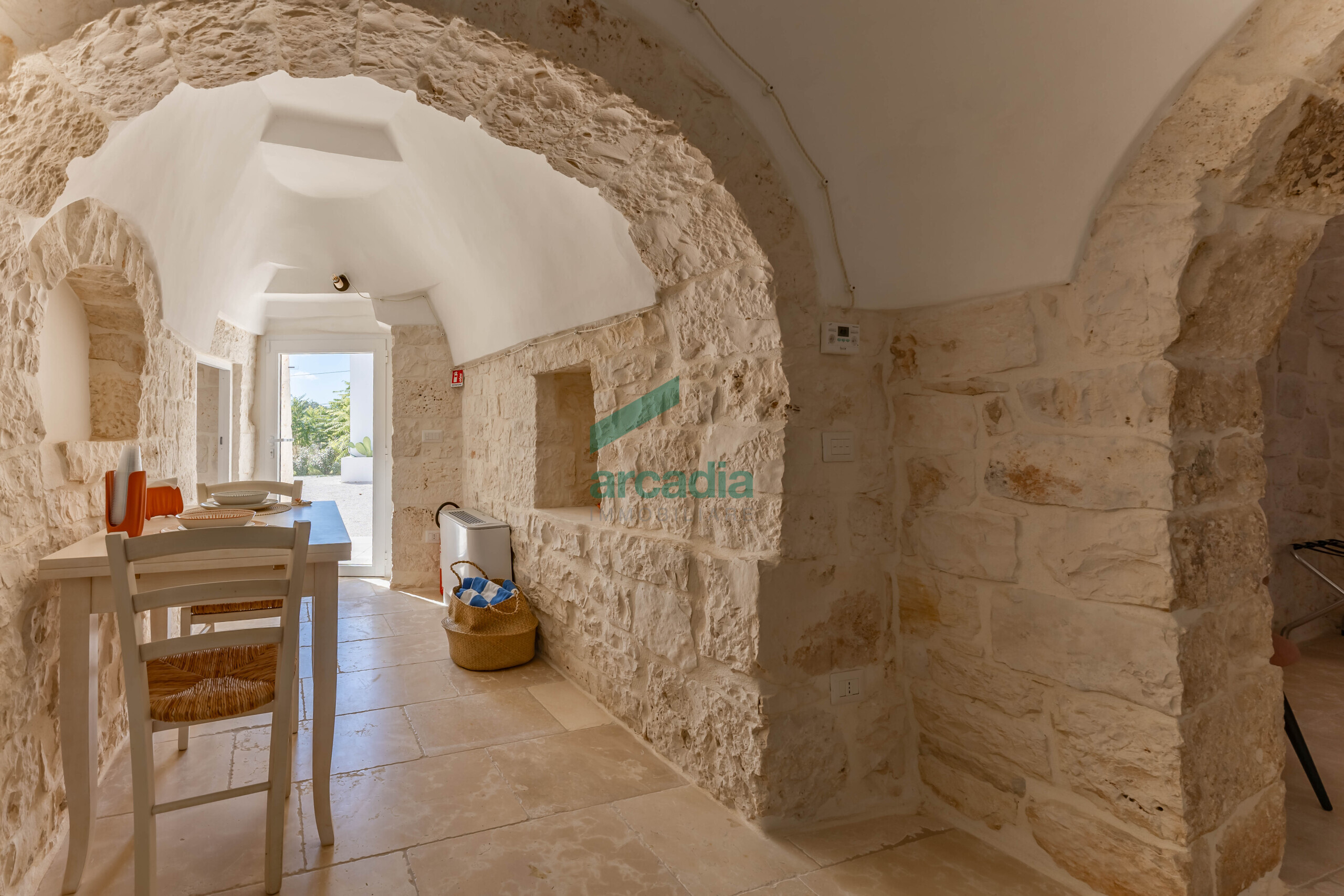 Casa indipendente con giardino in contrada pozzomasiello nunzio 18, Locorotondo