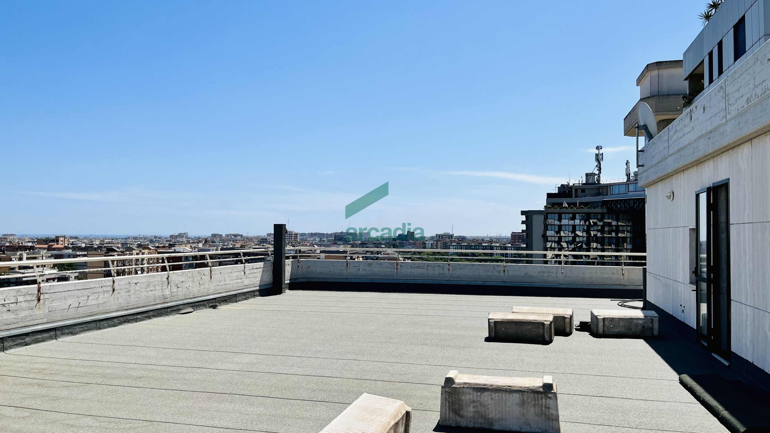 Attico vista mare in via rodolfo redi 5, Bari