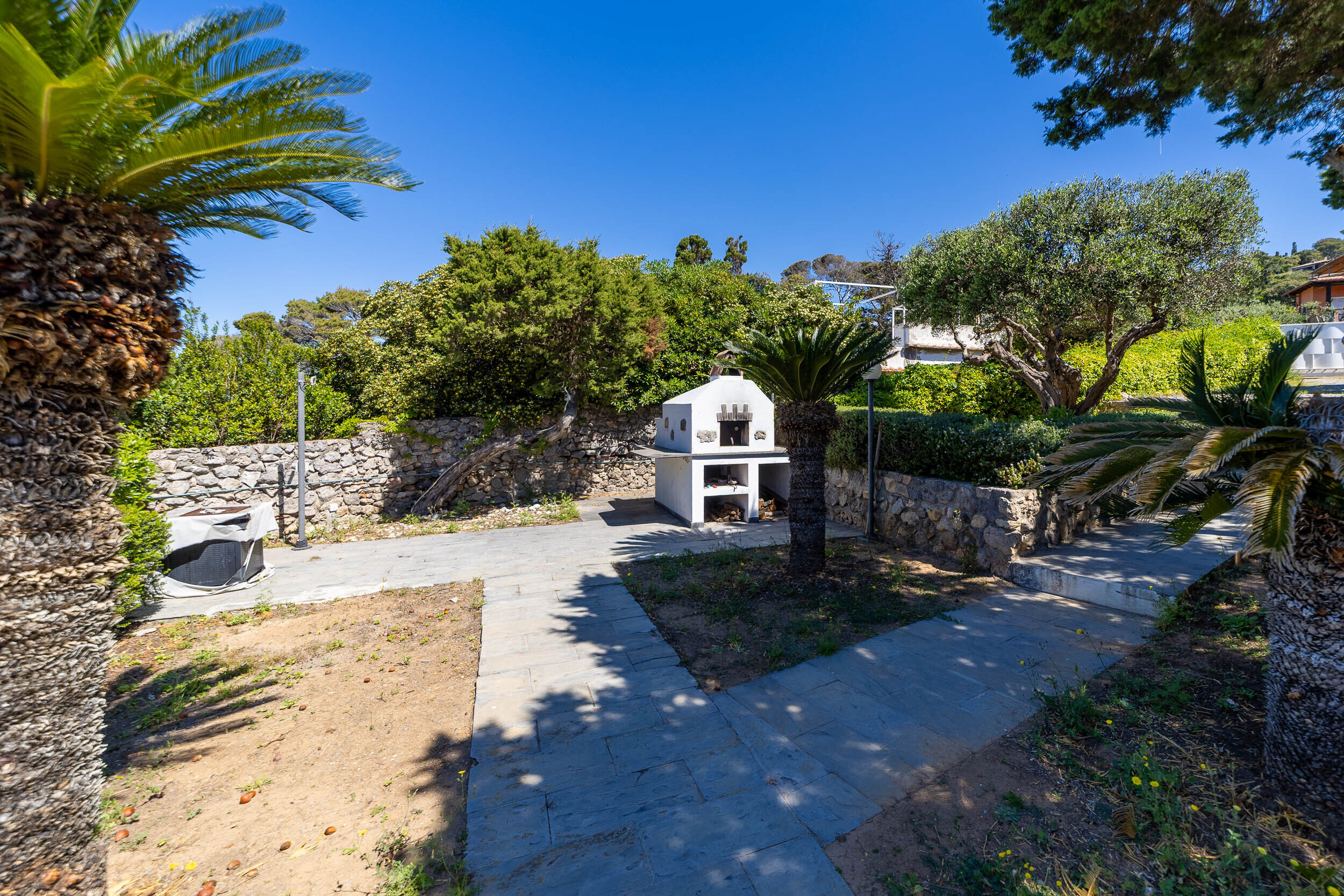 Villa con giardino in via delle mimose snc, Orbetello