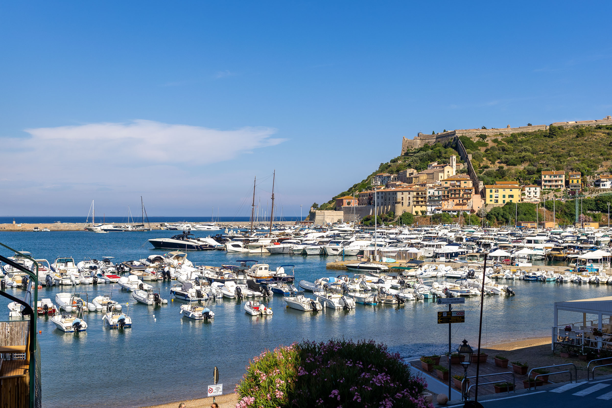 Appartamento vista mare in lungomare andrea doria, Monte Argentario