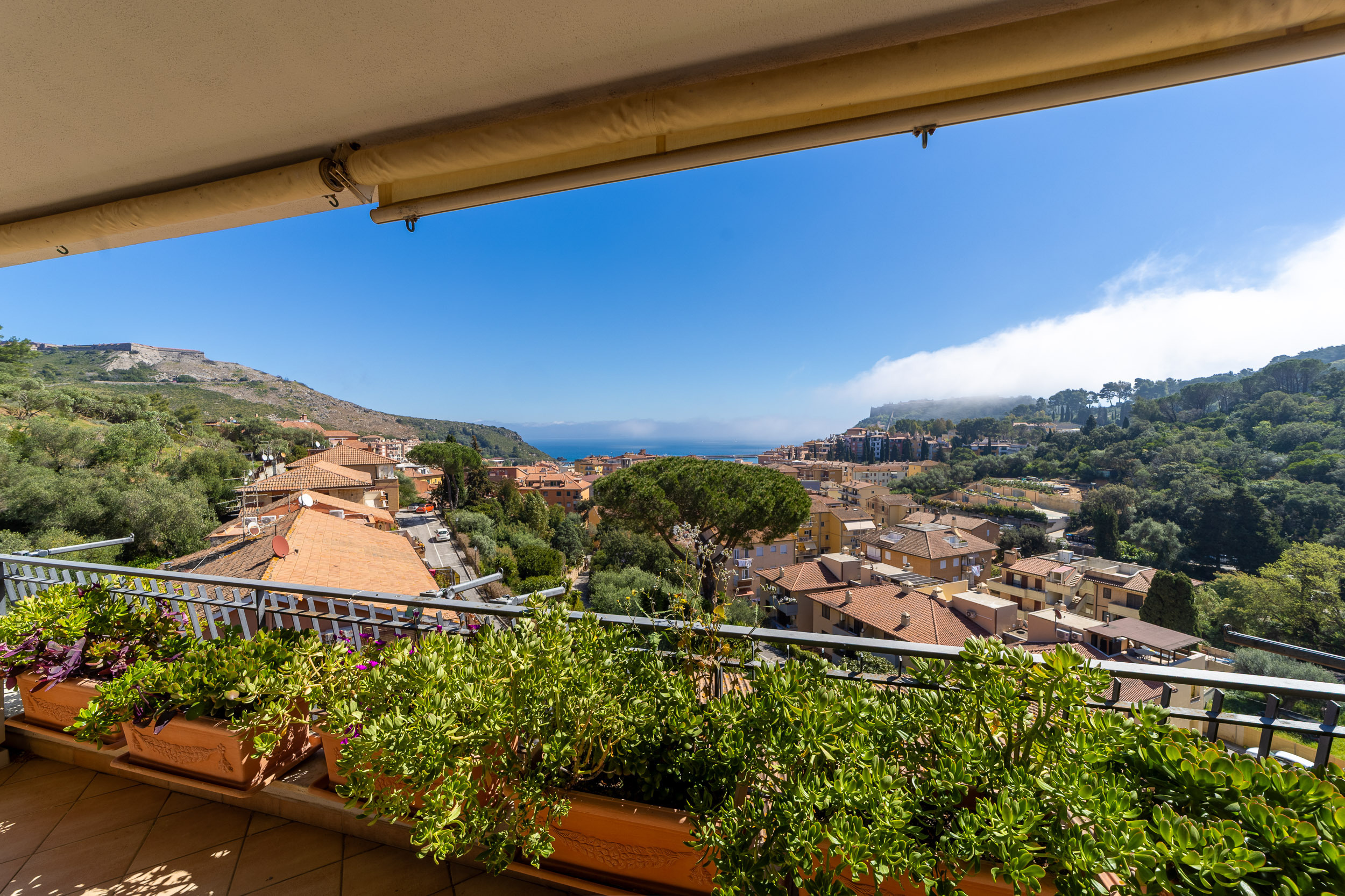 Appartamento con terrazzo in via san paolo della croce snc, Monte Argentario