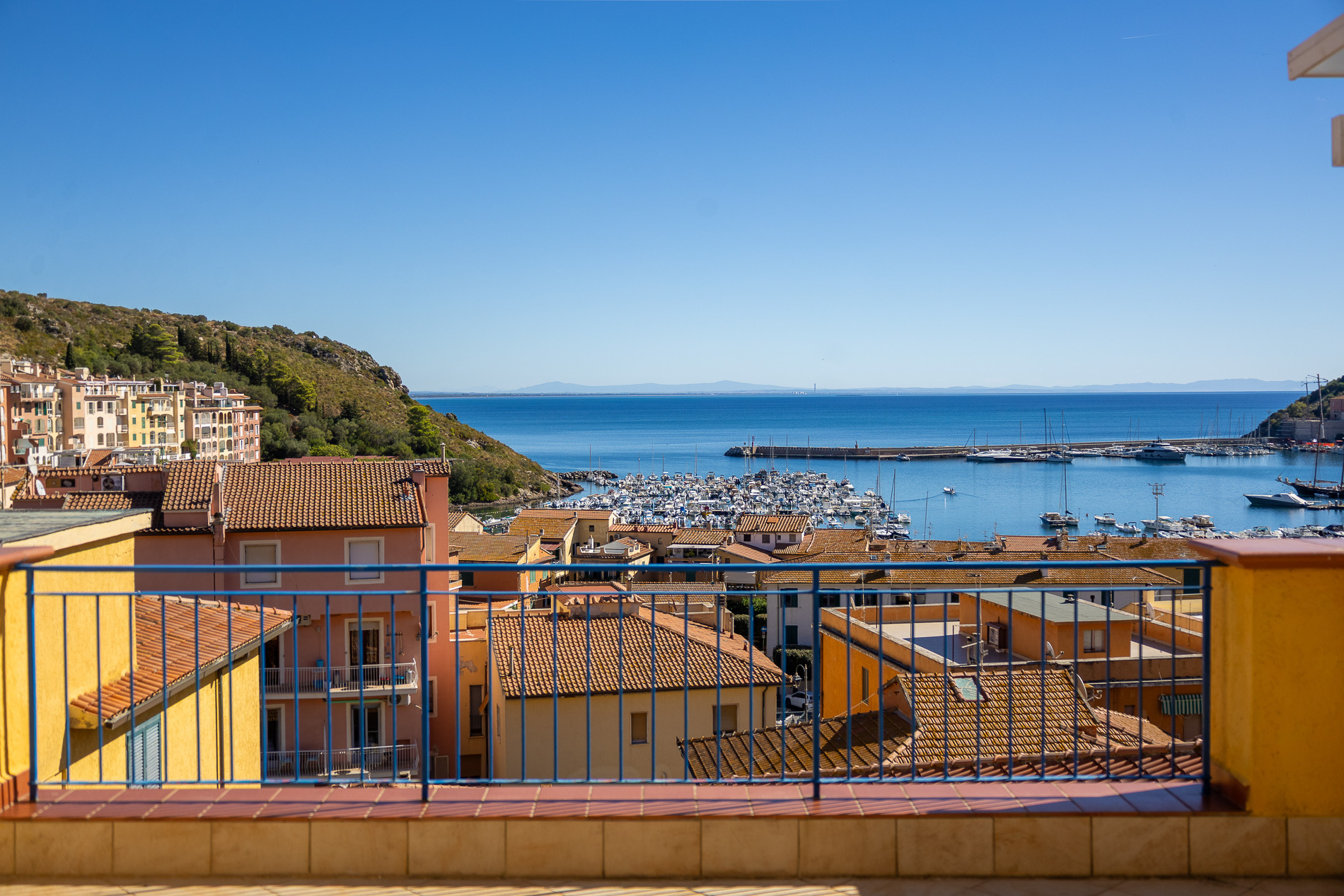 Attico con terrazzo in via della costa 41, Monte Argentario
