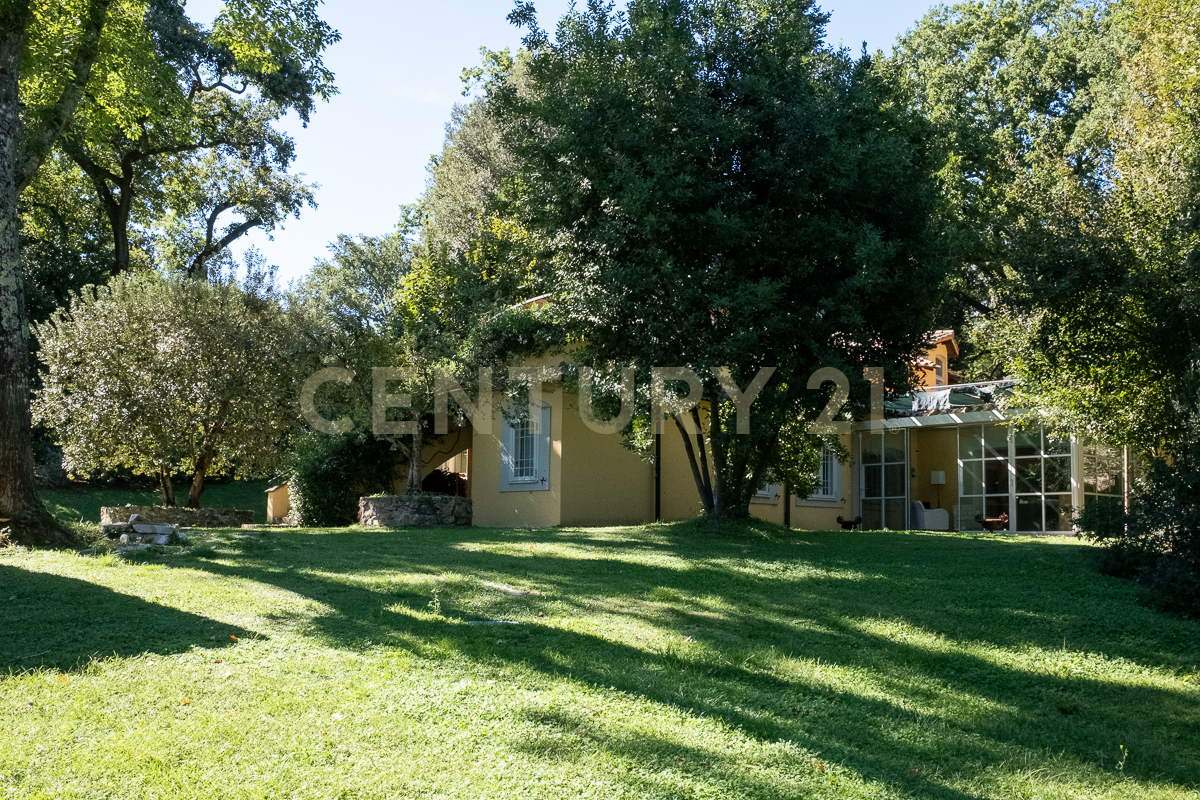 Villa con giardino in via cassia 1951, Roma