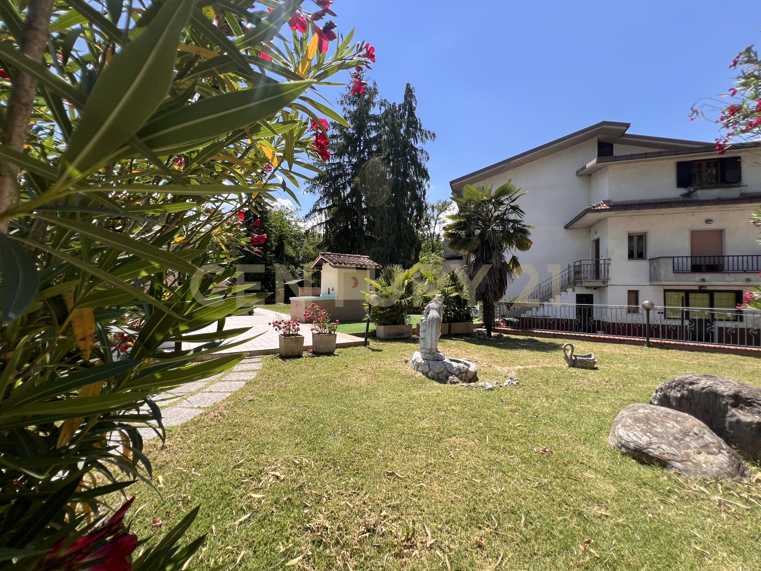 Villa con giardino in contrada villa cassetti, Montorio al Vomano