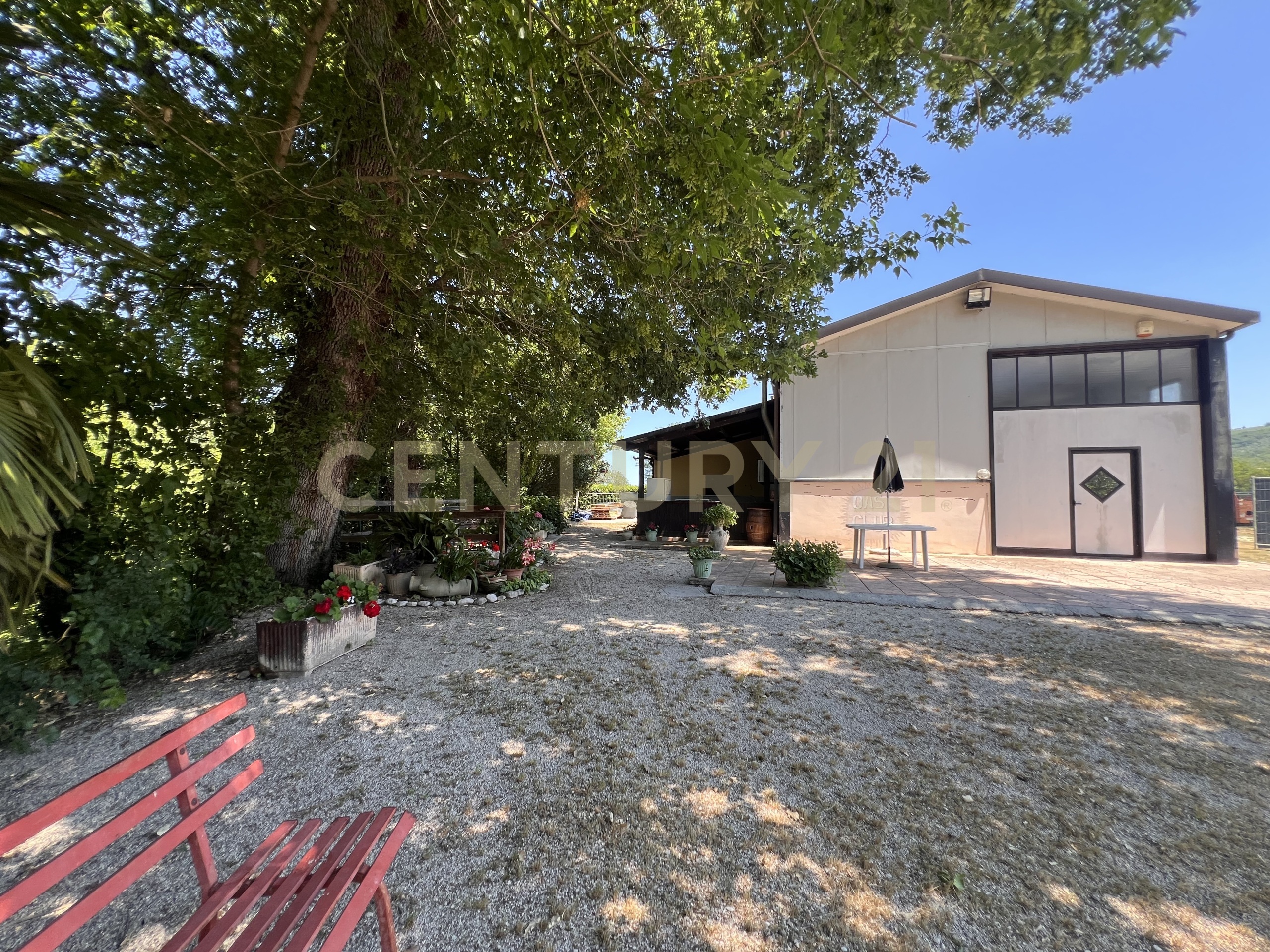 Villa con giardino in contrada villa cassetti, Montorio al Vomano