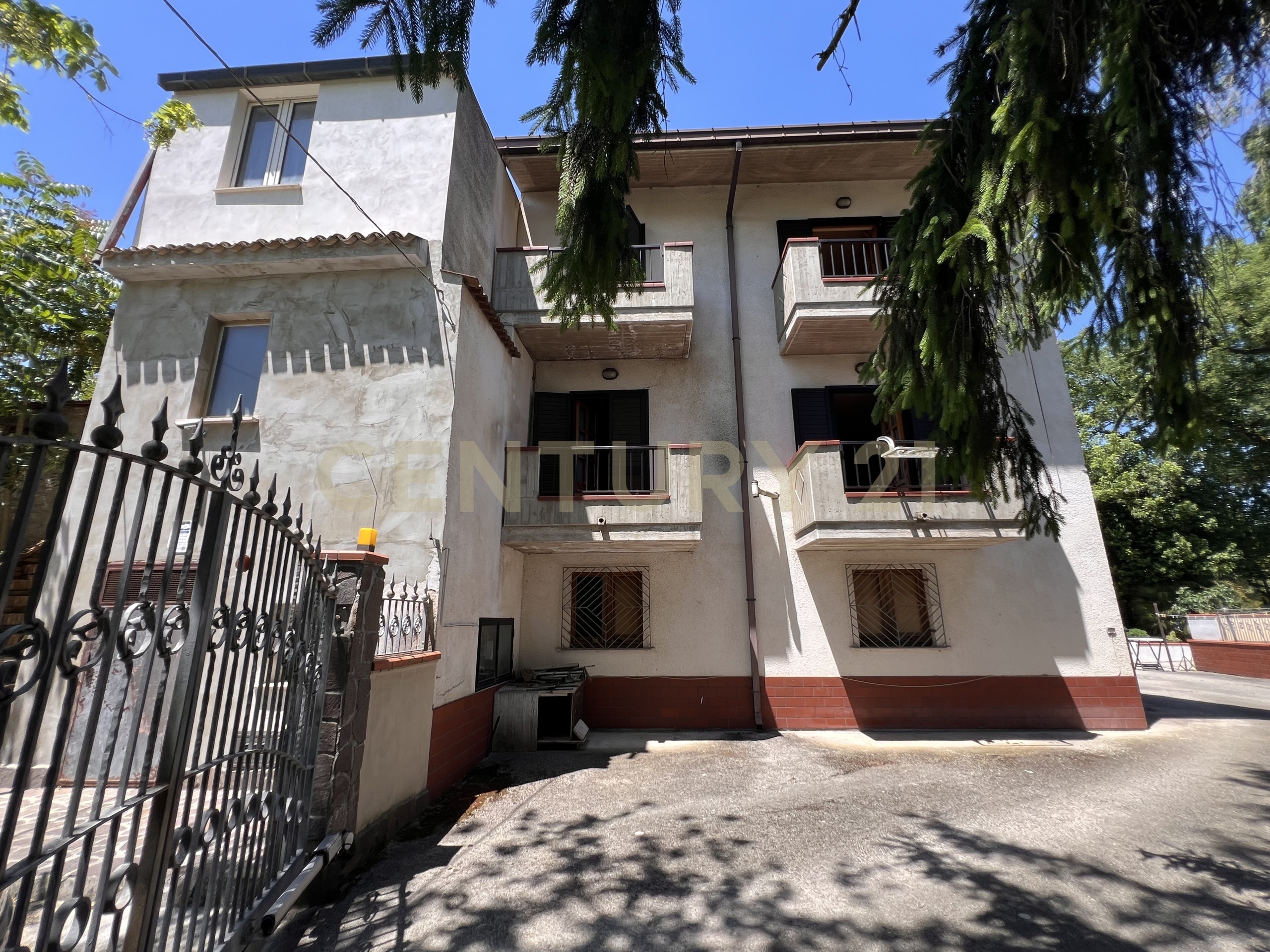 Villa con giardino in contrada villa cassetti, Montorio al Vomano