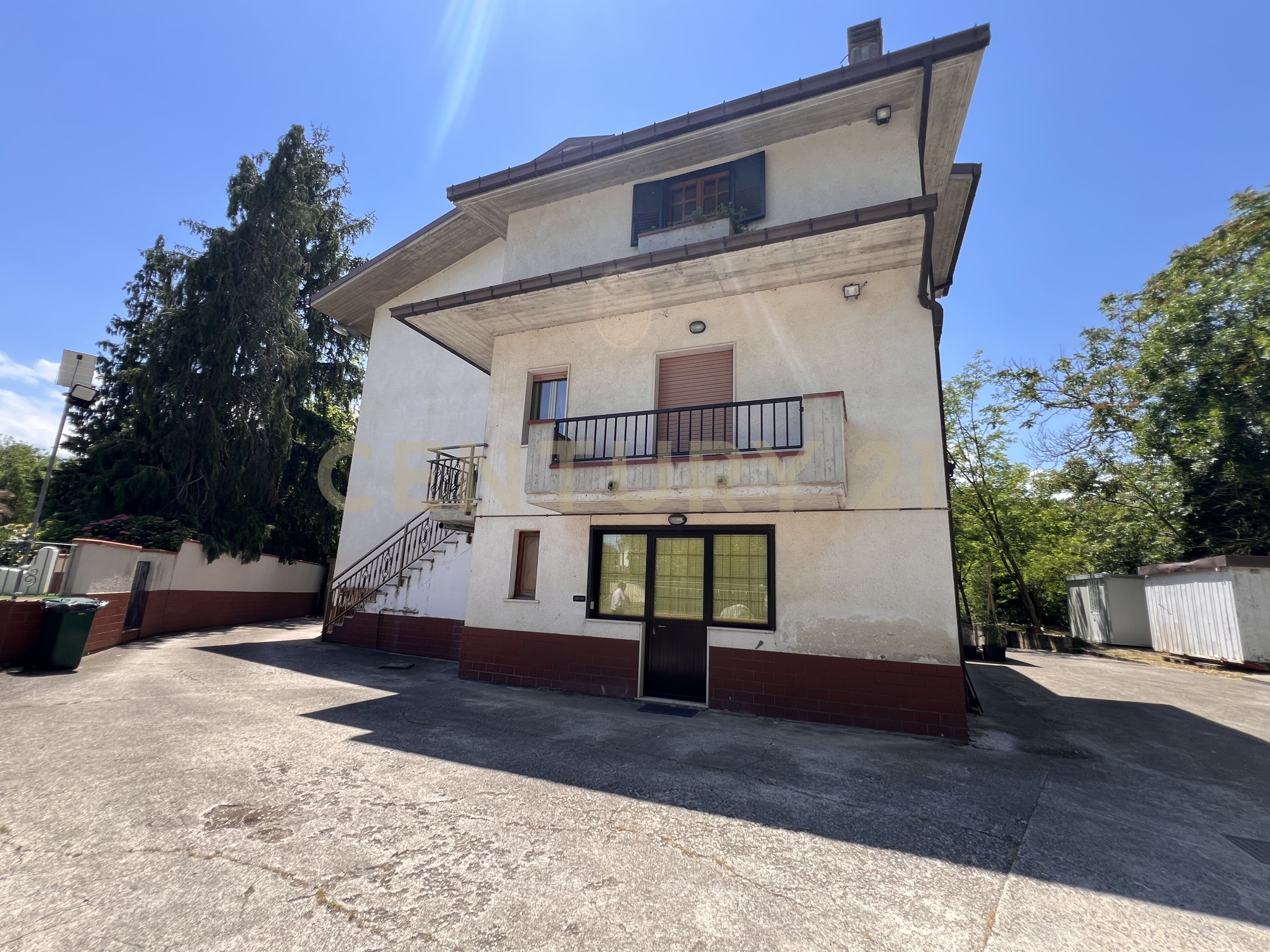Villa con giardino in contrada villa cassetti, Montorio al Vomano