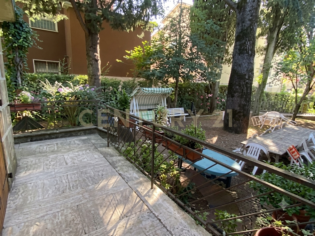 Stabile/Palazzo con giardino in via cassia 43, Acquapendente