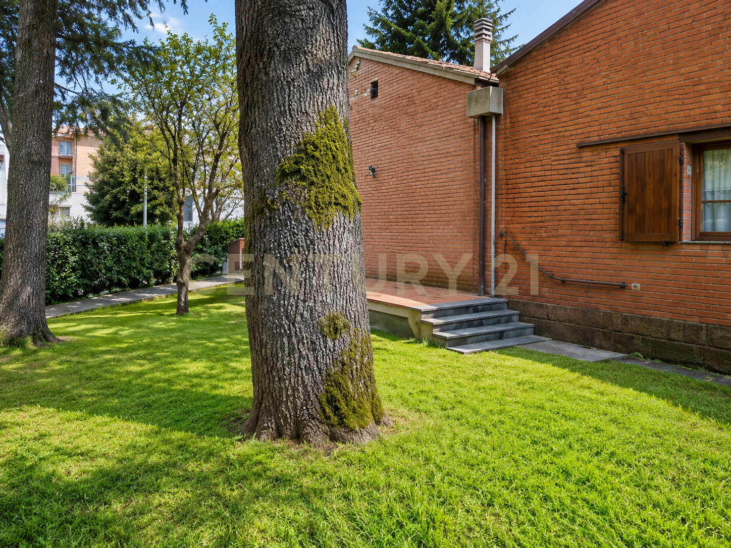 Stabile/Palazzo con giardino in via cassia 43, Acquapendente