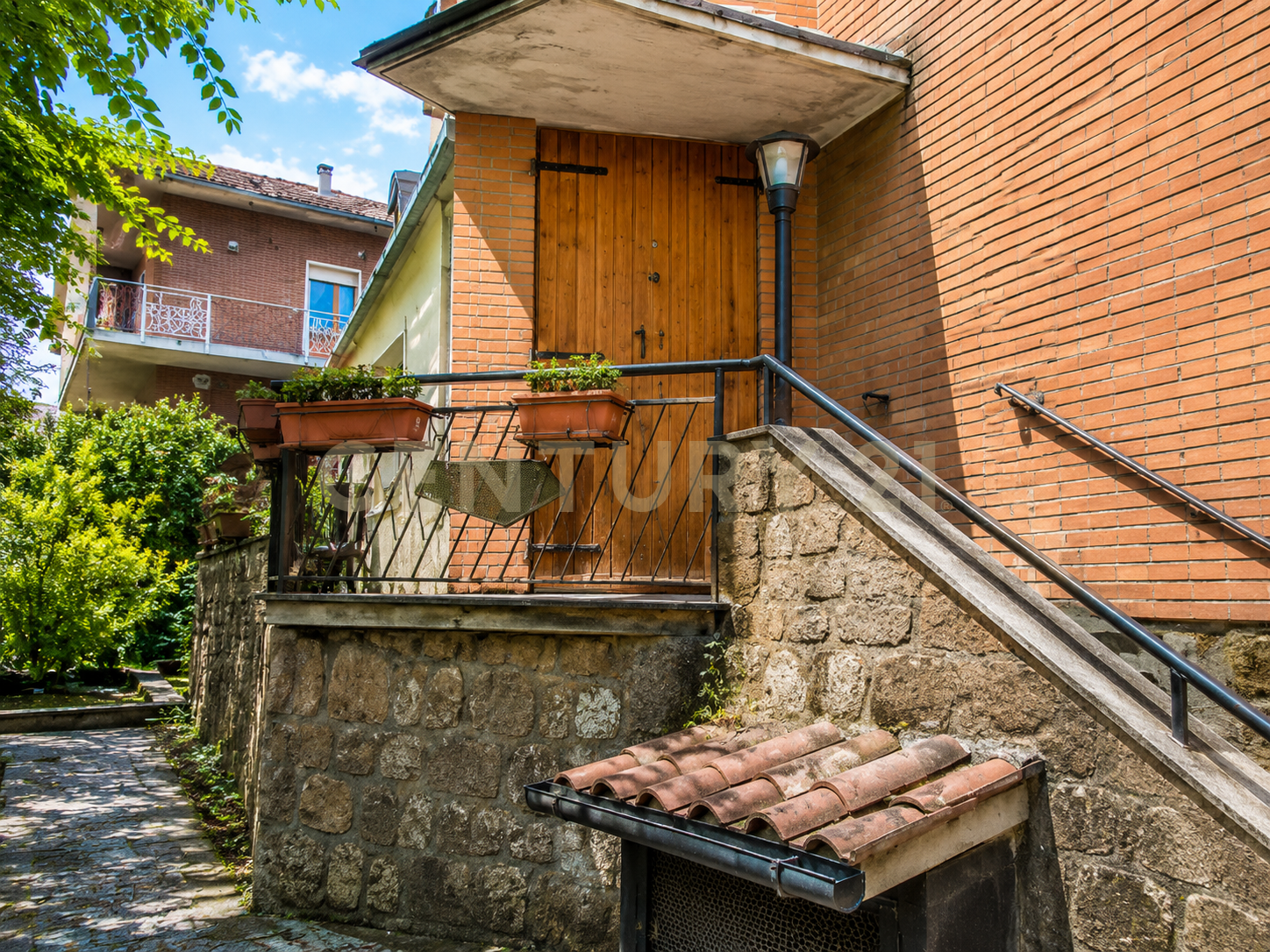 Stabile/Palazzo con giardino in via cassia 43, Acquapendente