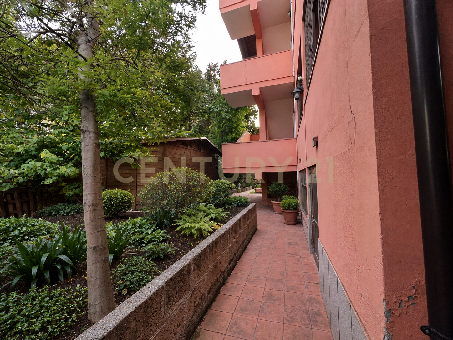 Appartamento con giardino in via aterno 255, Pescara