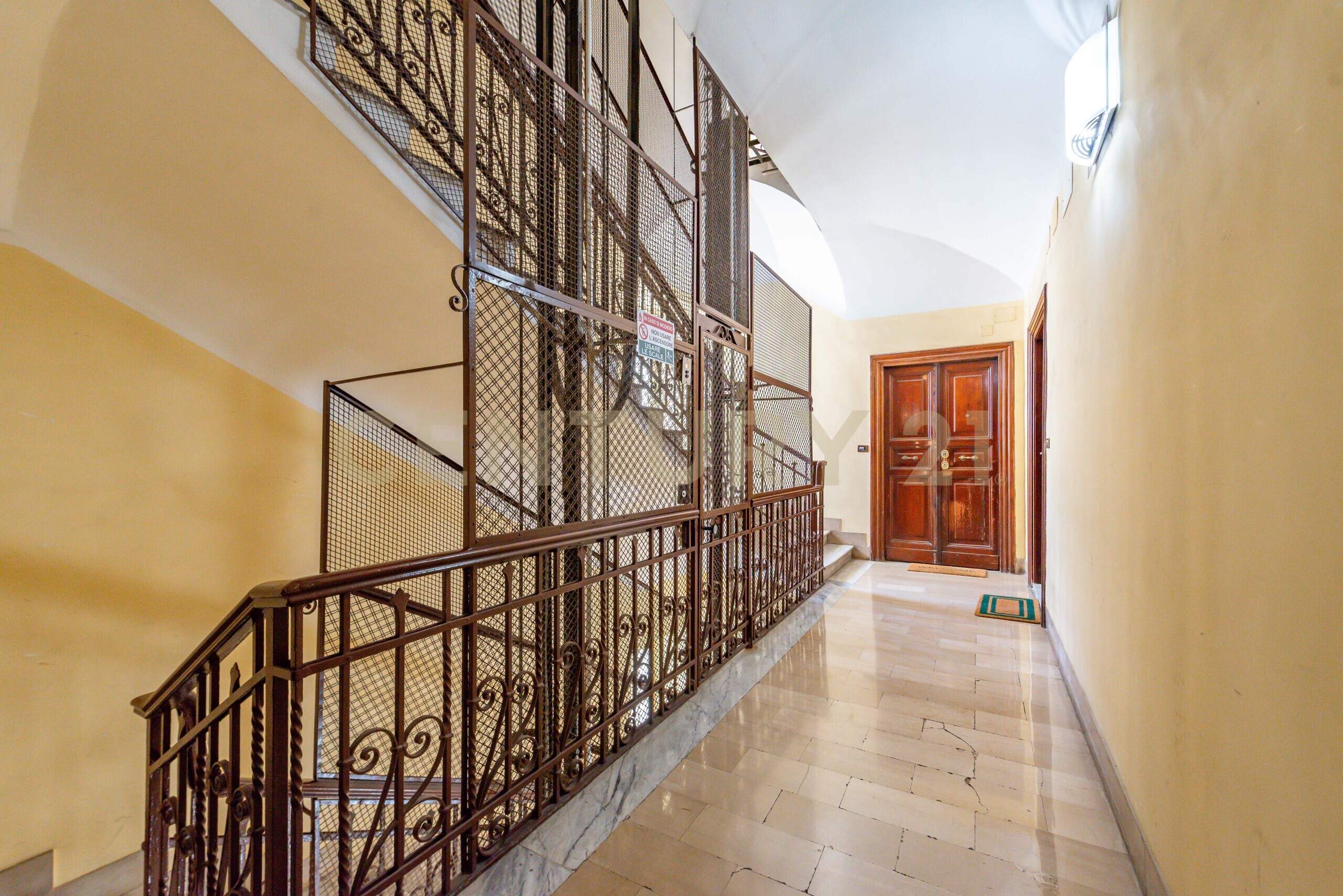 Appartamento con terrazzo in via fabio massimo 57, Roma