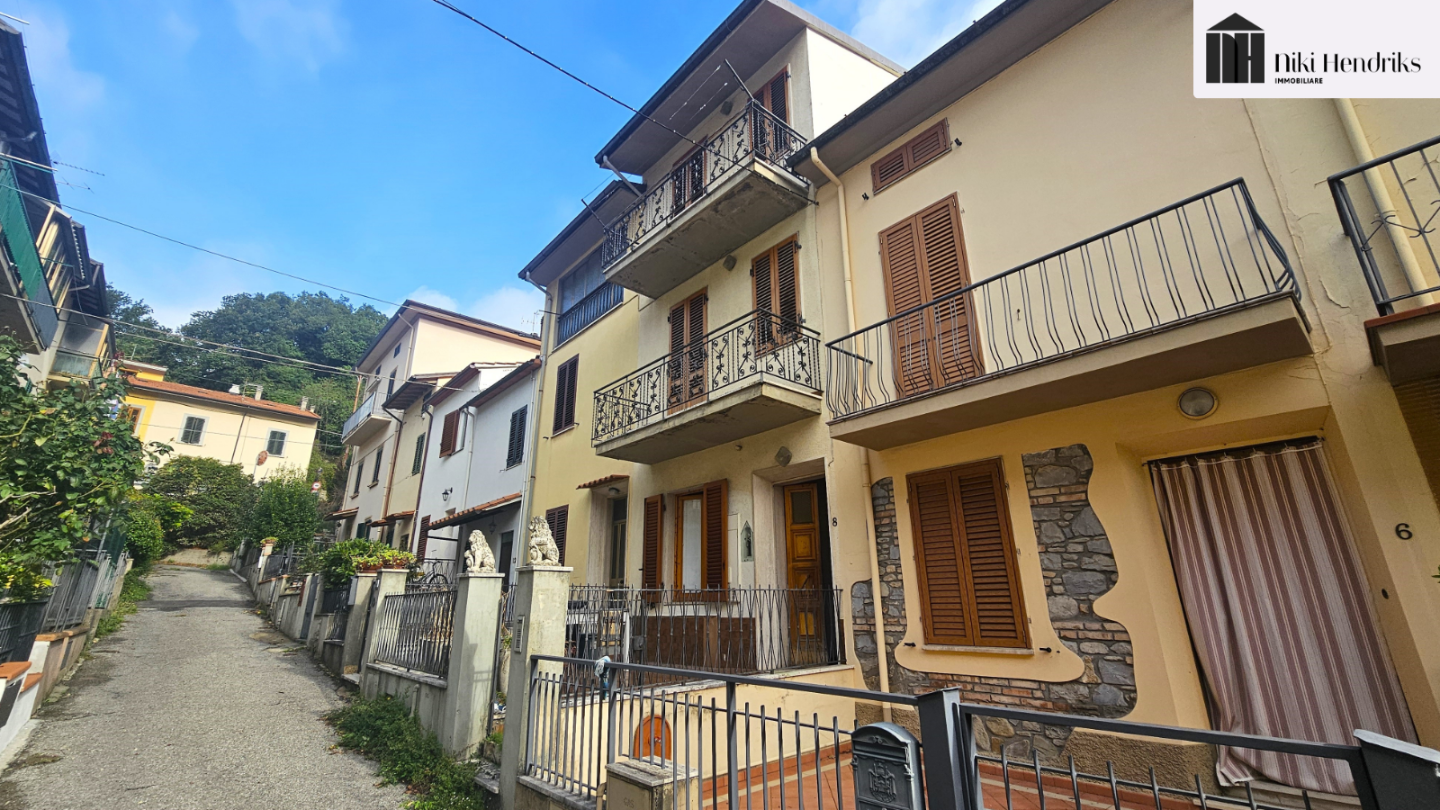 Casa indipendente con terrazzi a Vaiano
