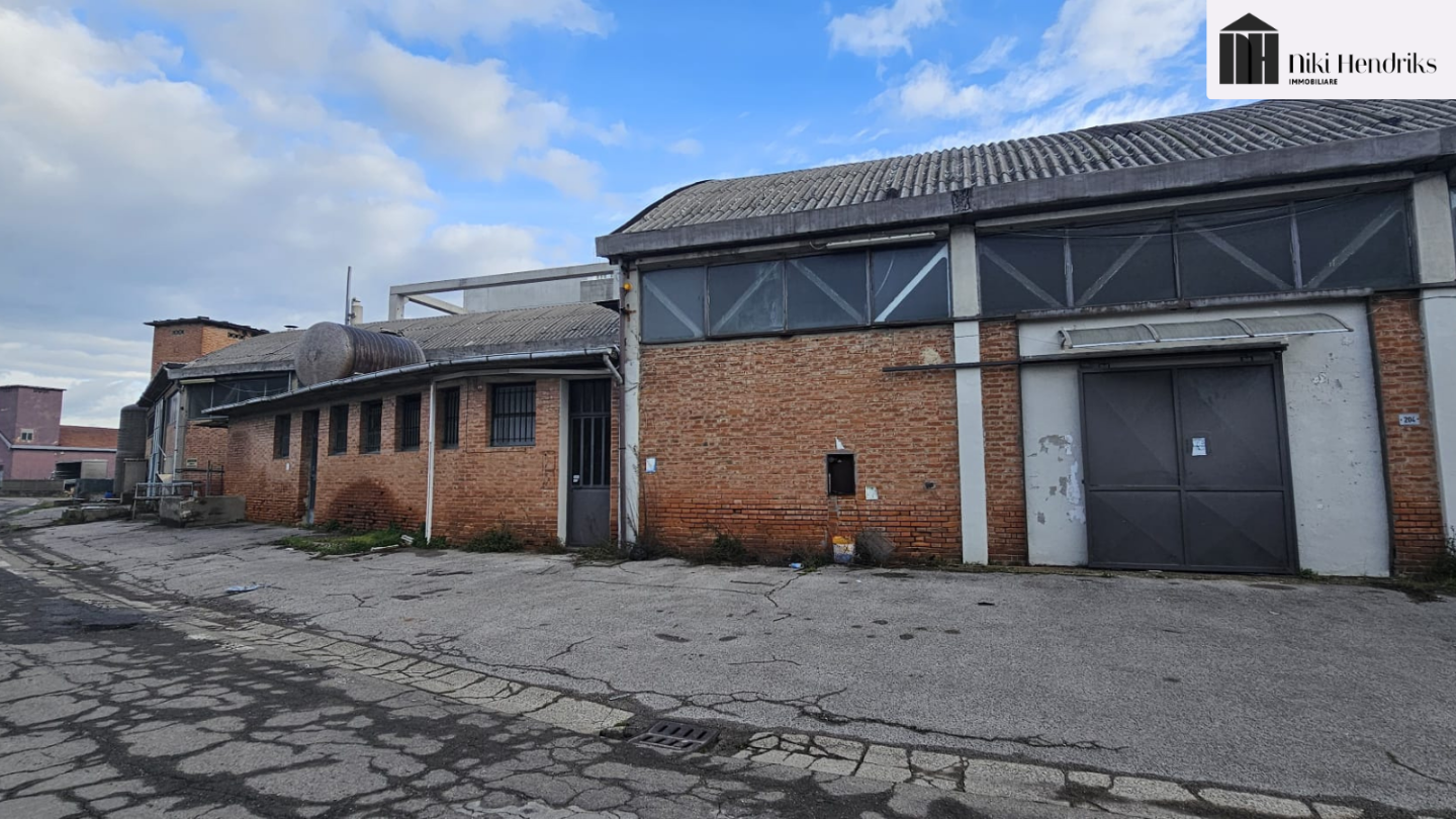 Capannone da ristrutturare a Santa Croce sull'Arno