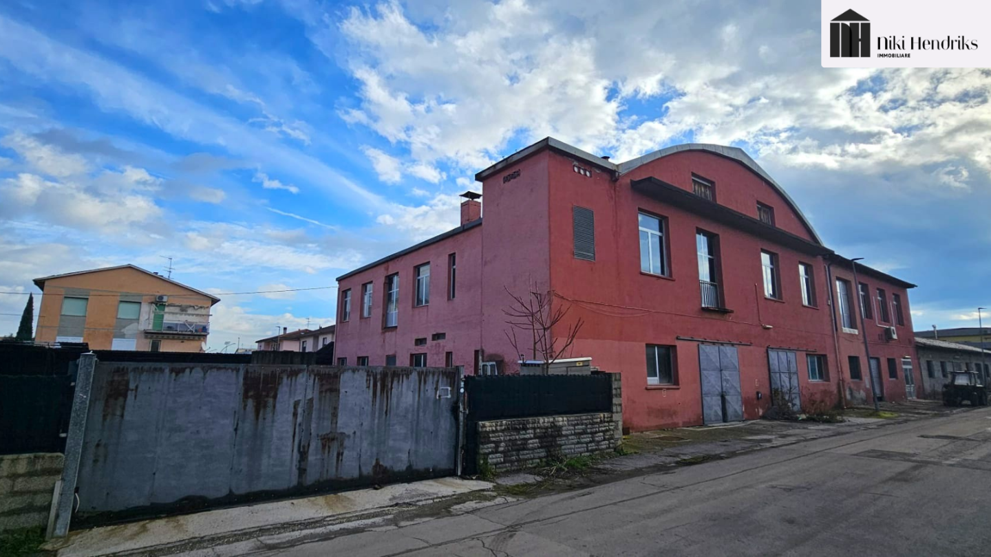 Capannone in vendita a Santa Croce sull'Arno