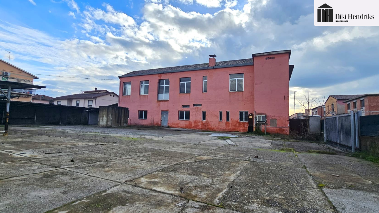 Capannone in vendita a Santa Croce sull'Arno