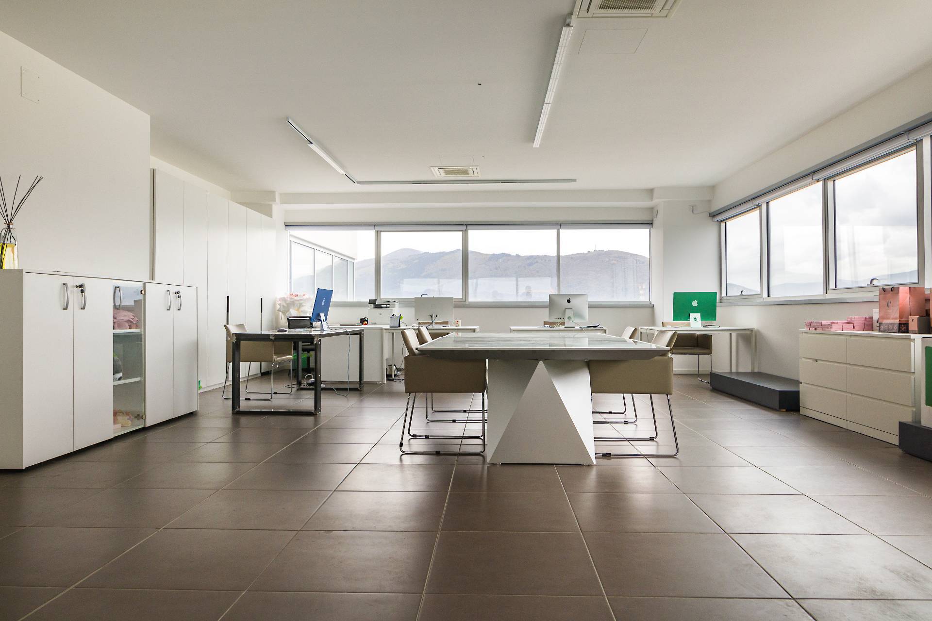 Studio/Ufficio in vendita a Prato, Macrolotto