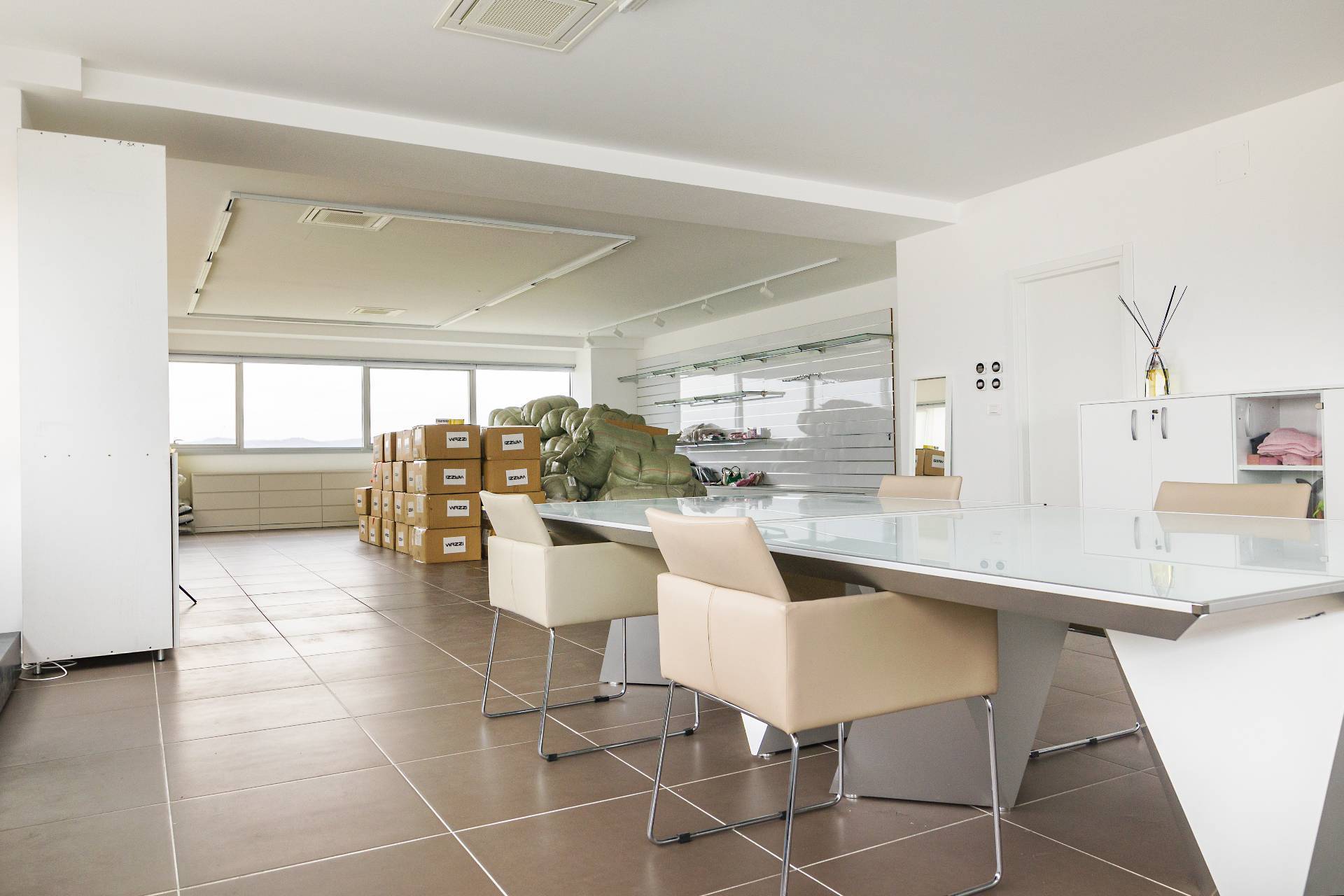 Studio/Ufficio in vendita a Prato, Macrolotto