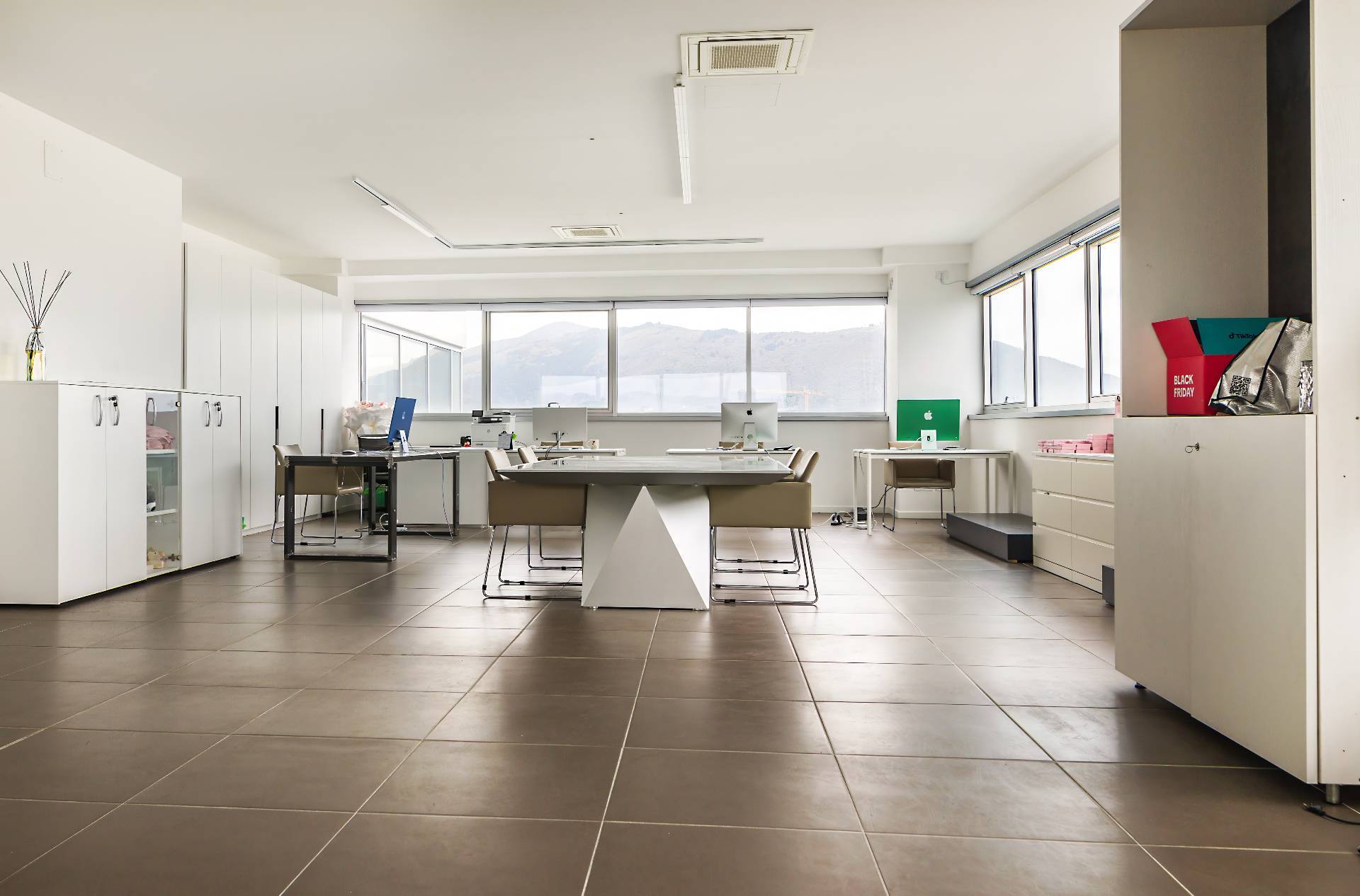 Studio/Ufficio in vendita a Prato, Macrolotto