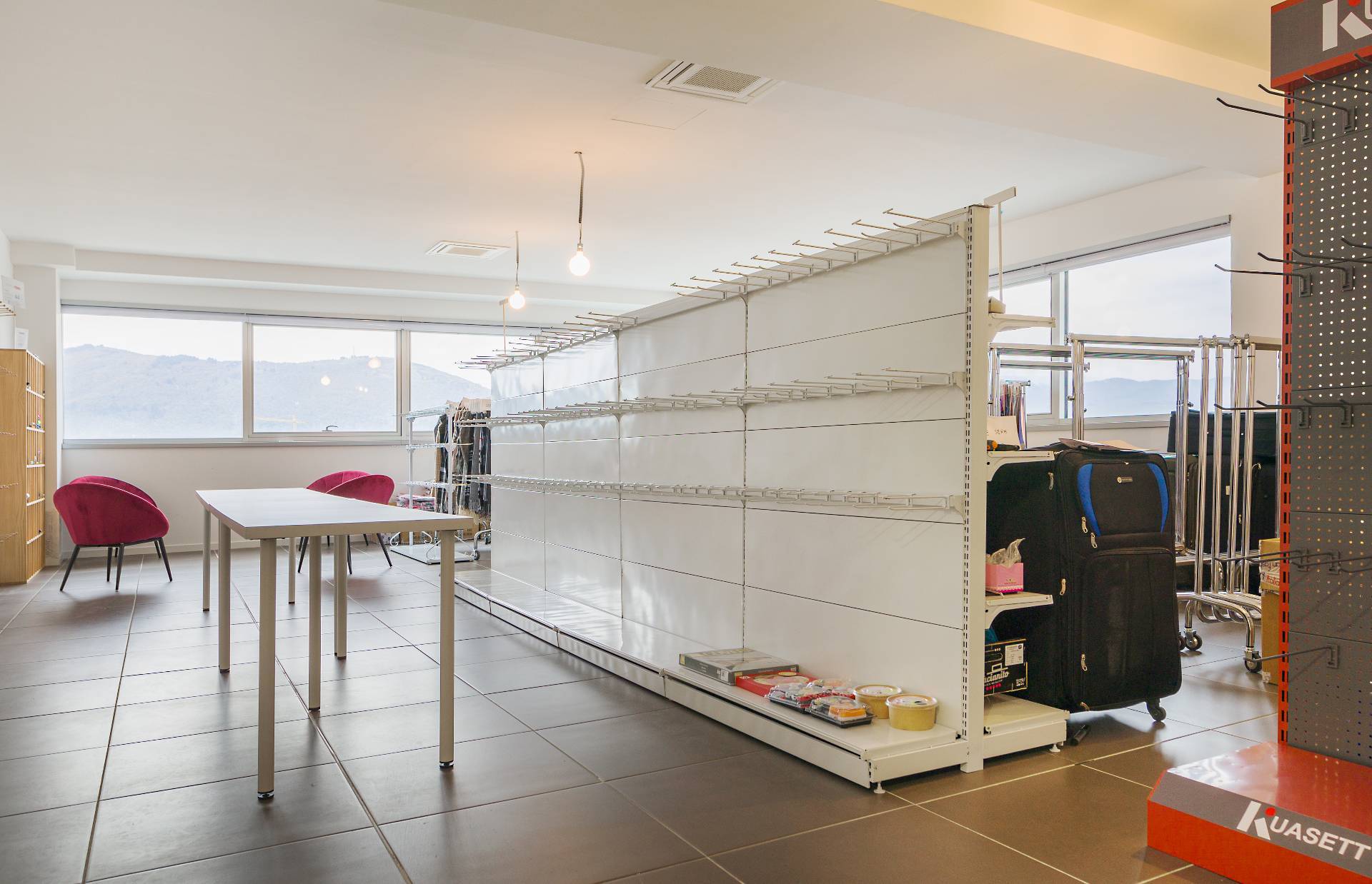 Studio/Ufficio in vendita a Prato, Macrolotto