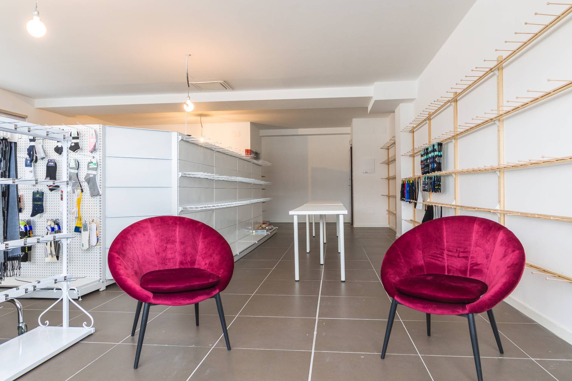 Studio/Ufficio in vendita a Prato, Macrolotto