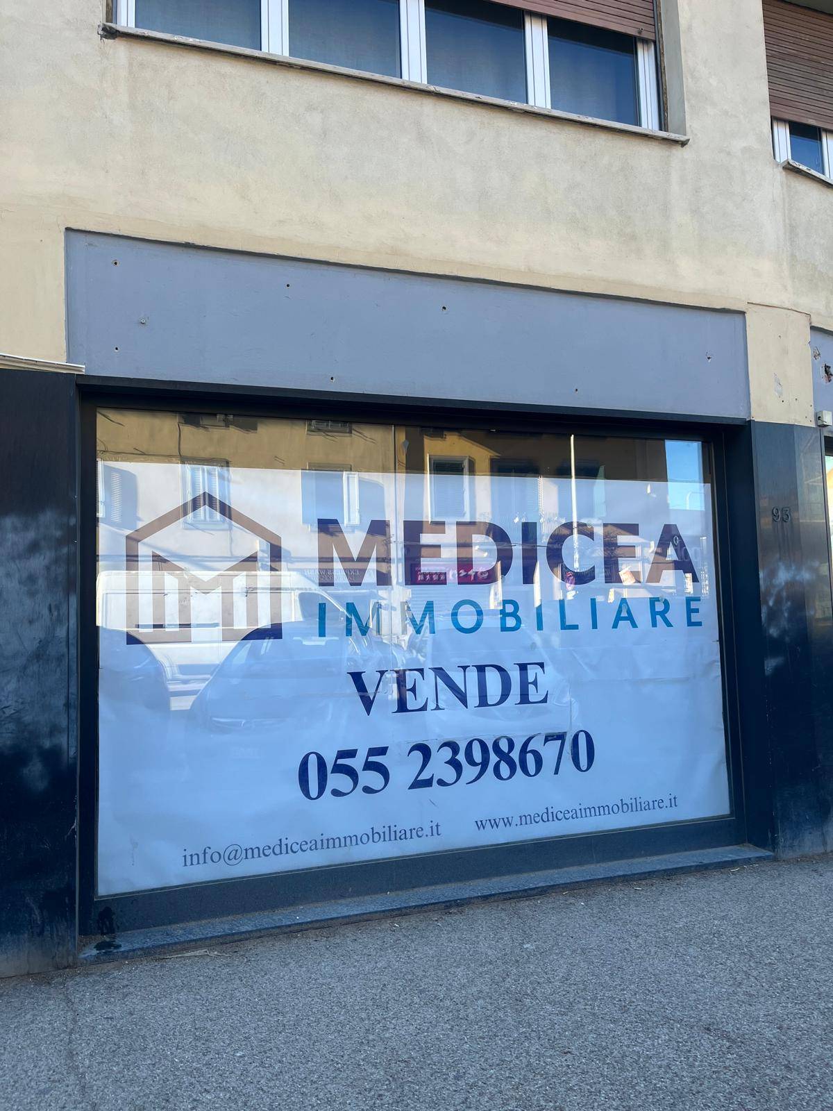 Locale commerciale in vendita a Firenze, Novoli