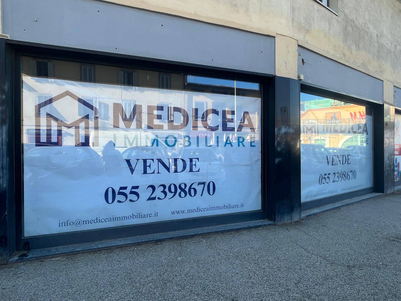 Locale commerciale in vendita a Firenze, Novoli