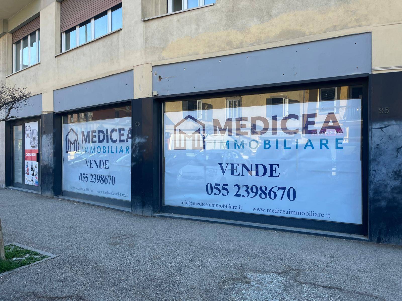 Locale commerciale in vendita a Firenze, Novoli