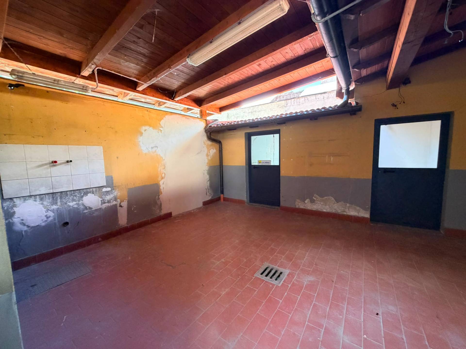 Locale commerciale in affitto a Firenze, Statuto
