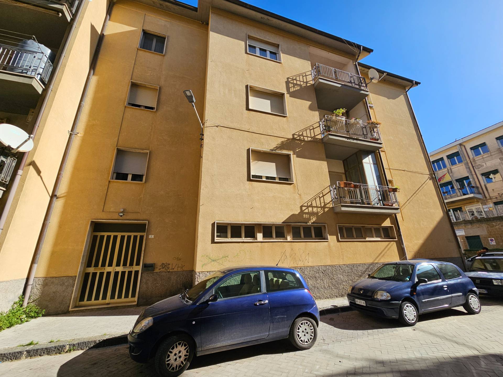 Appartamento con box, Enna zona monte