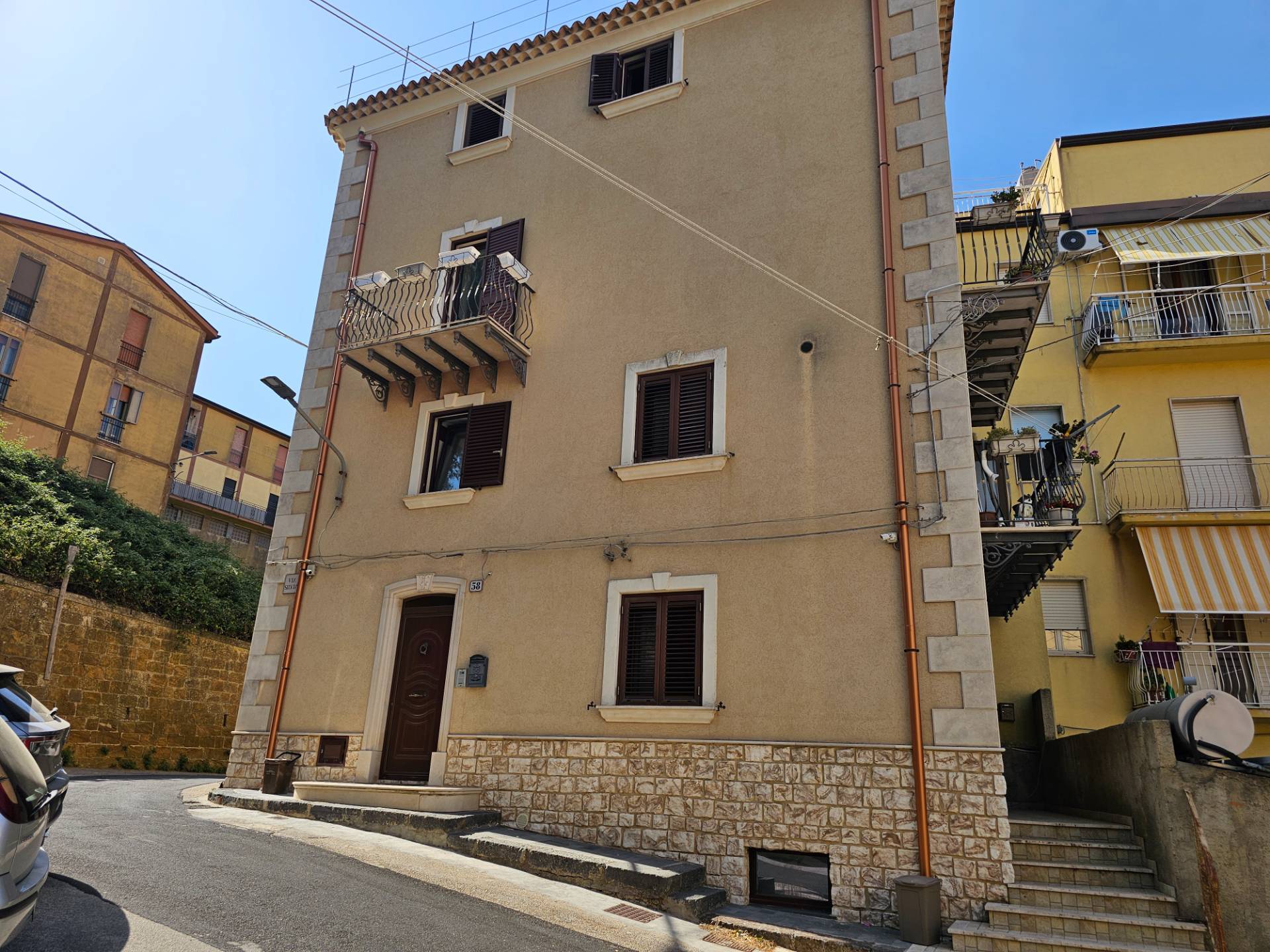 Casa singola in vendita a Enna, Zona Monte