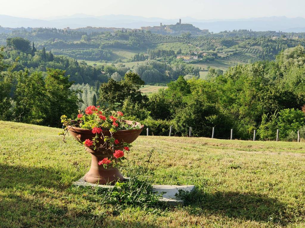 Villa con giardino a San Miniato