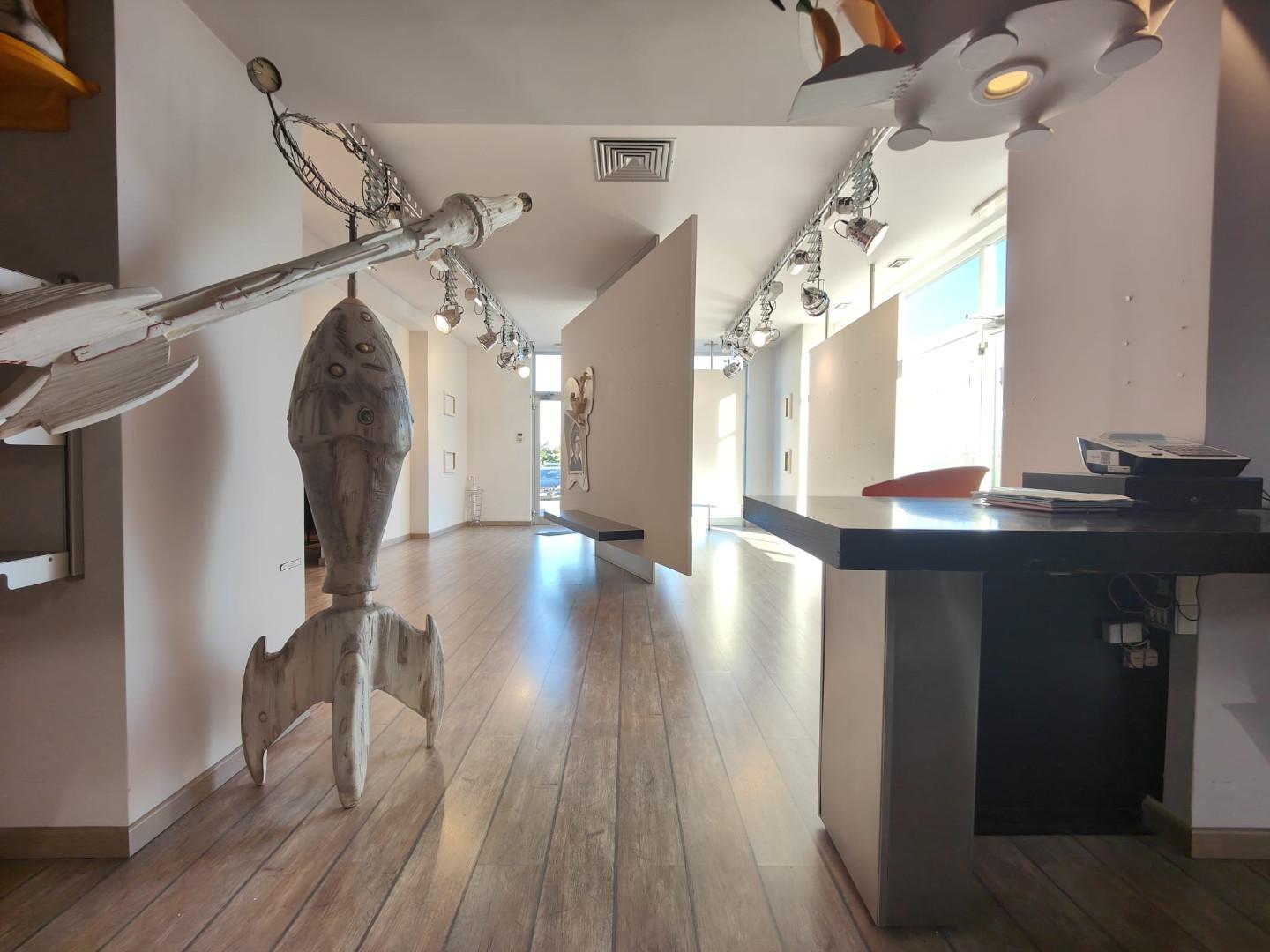 Locale commerciale in affitto a Fucecchio