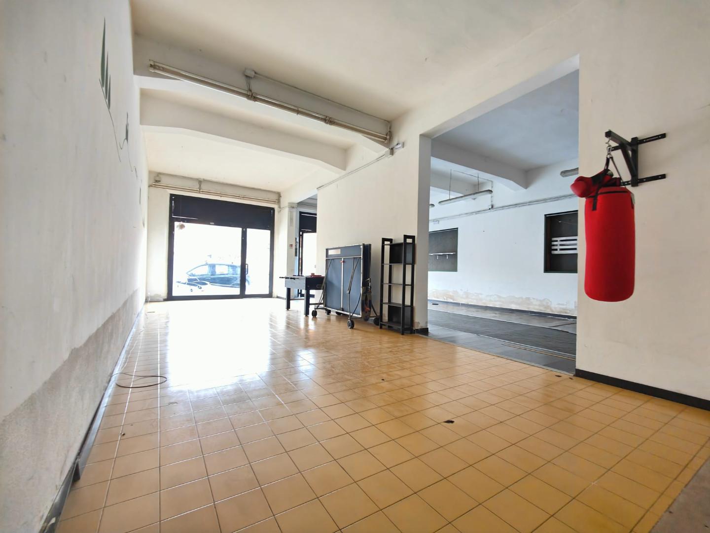 Locale commerciale in affitto a Fucecchio