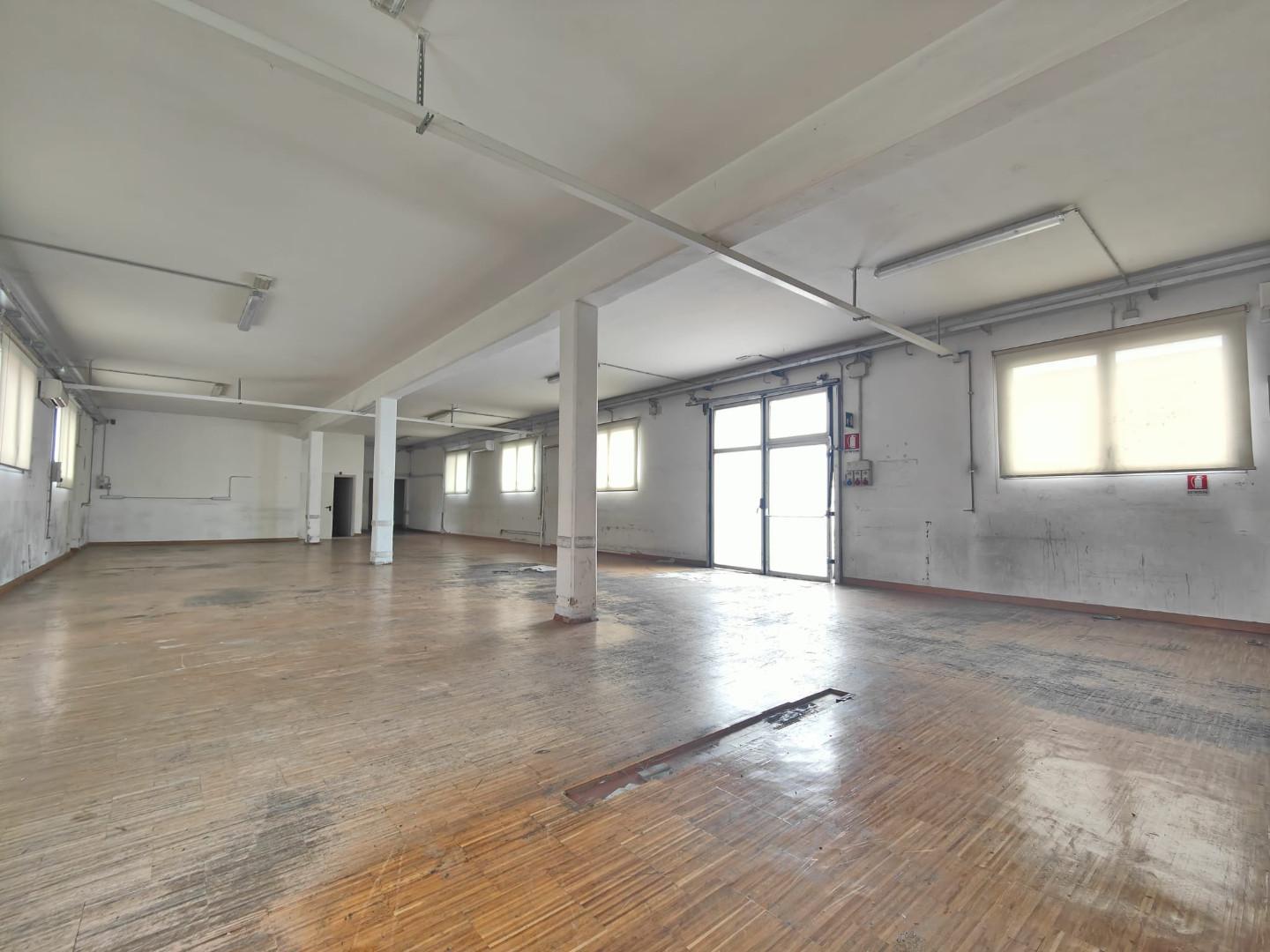 Capannone in affitto a Santa Croce sull'Arno