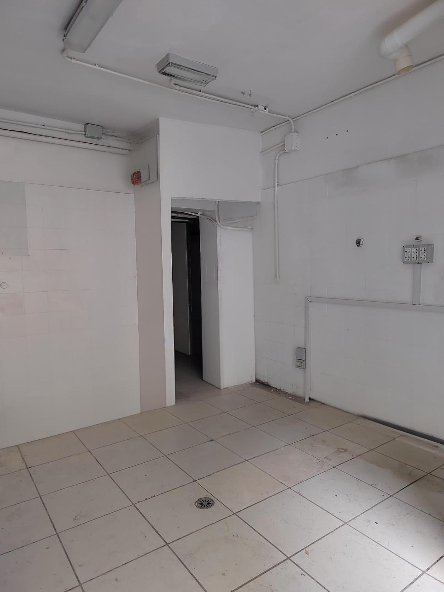 Locale commerciale in affitto a Fucecchio