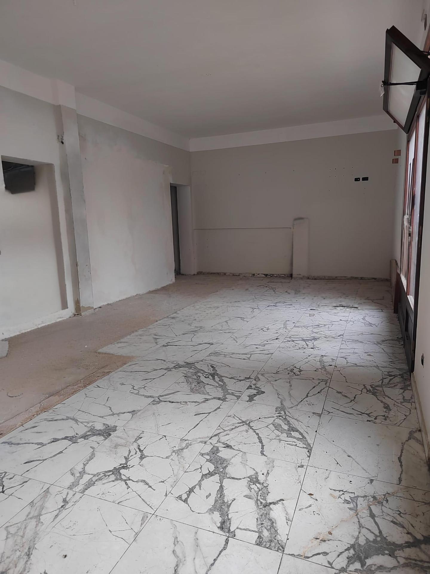 Locale commerciale in affitto a Fucecchio