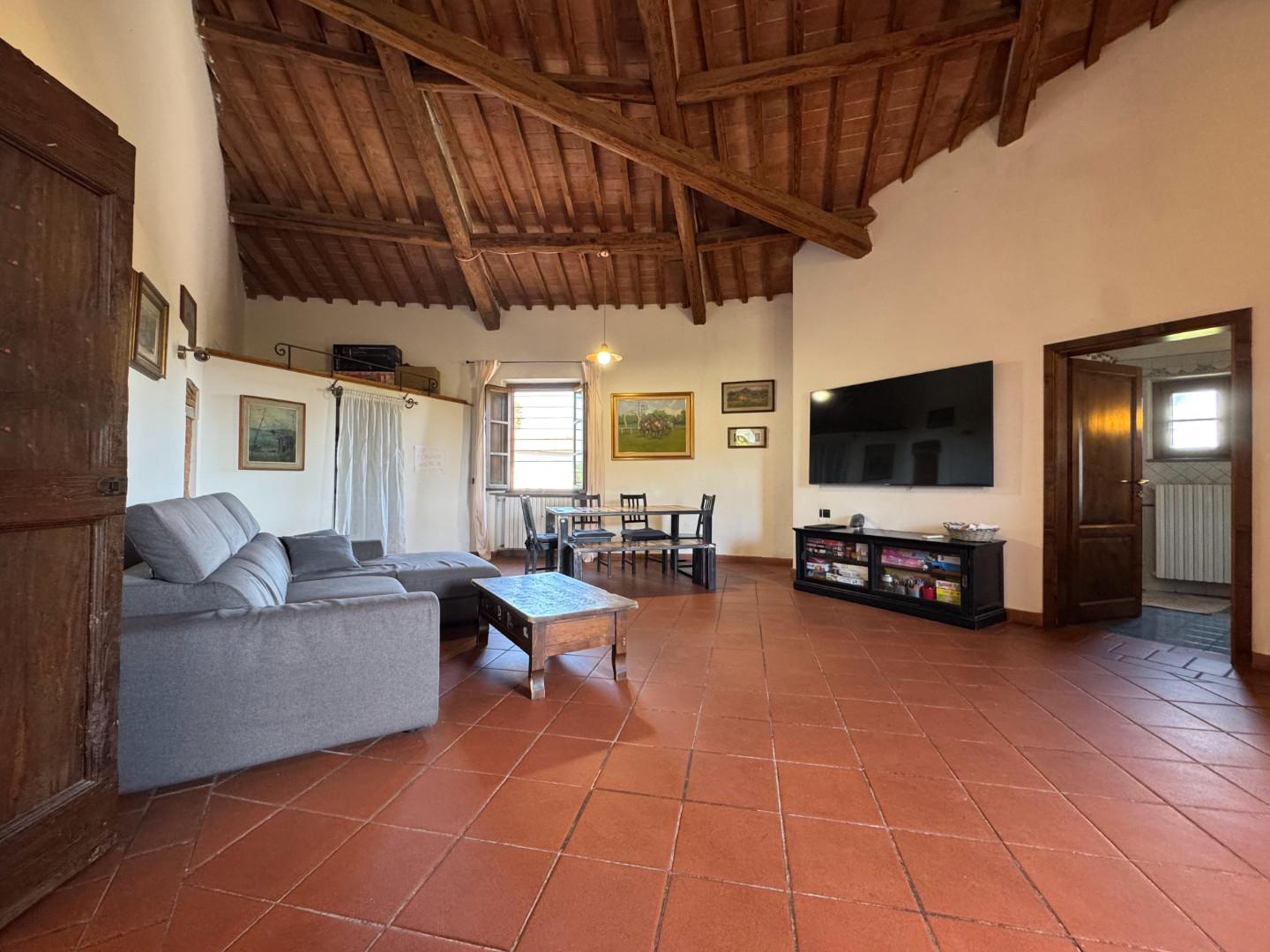 Rustico con giardino a Santa Croce sull'Arno