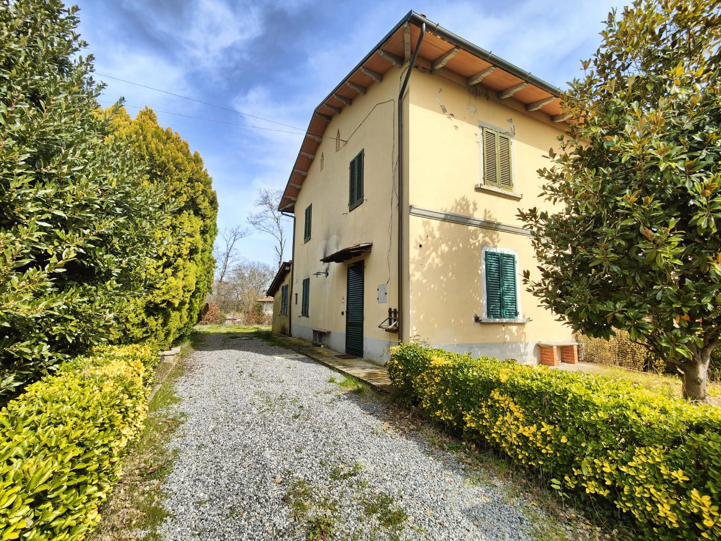 Villa Bifamiliare con giardino, Fucecchio pinete