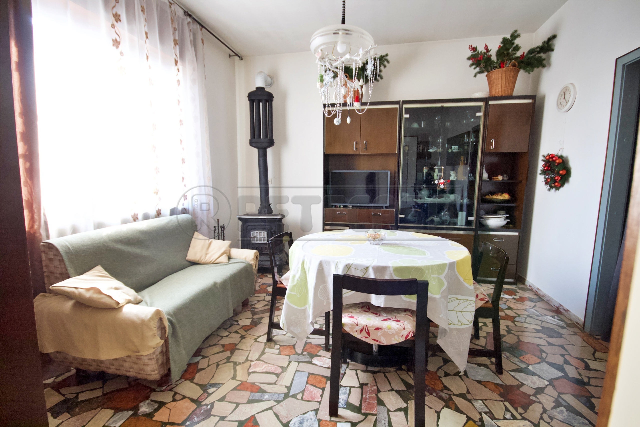 Casa indipendente con giardino in via camillo cavour 95, Arzignano