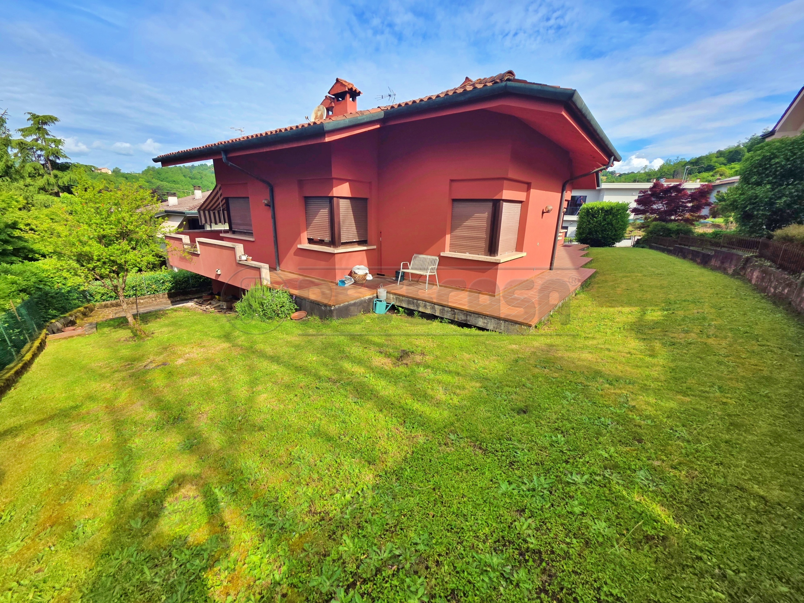 Villa con giardino in via camillo cavour 95, Arzignano