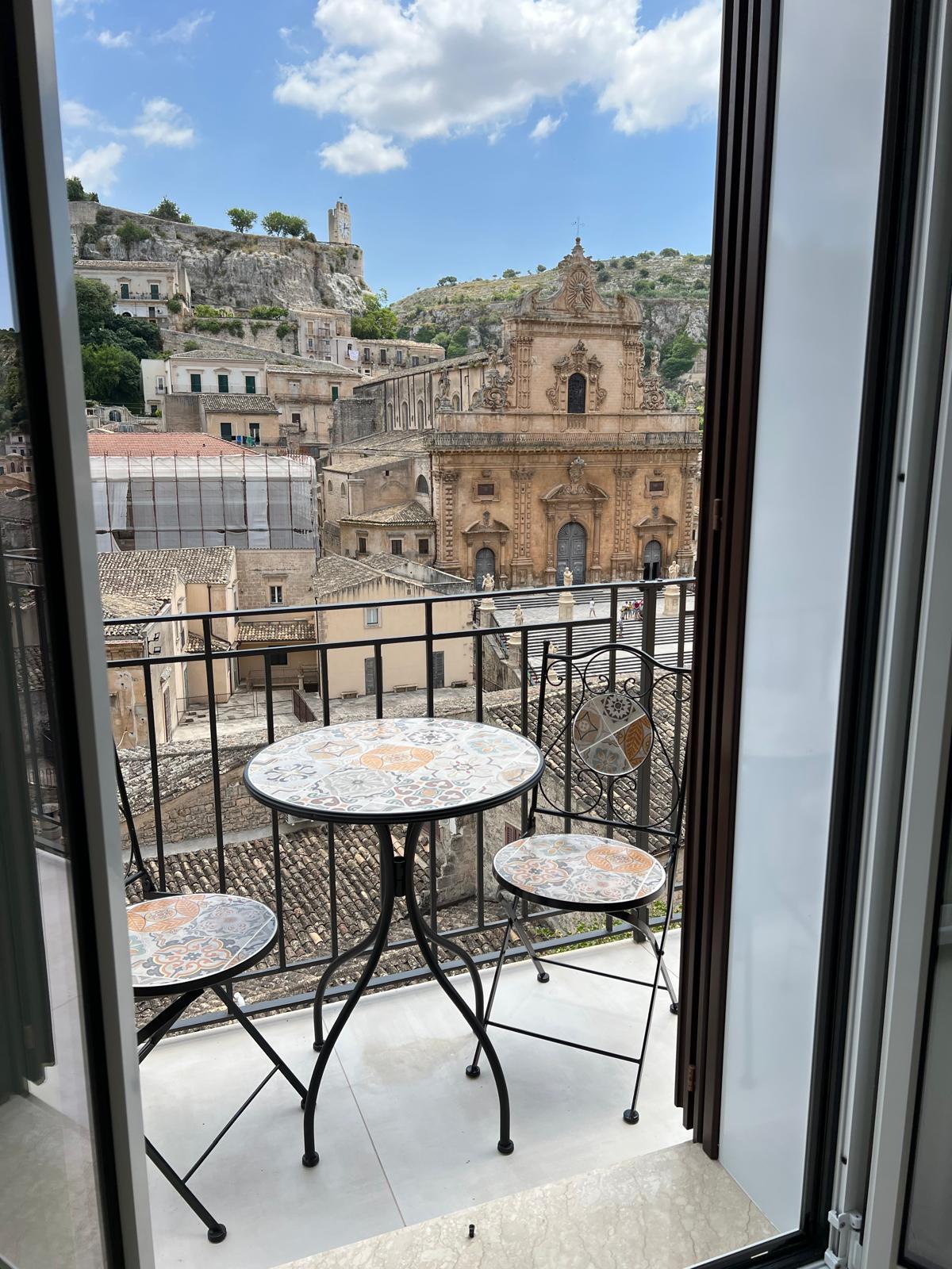 Casa indipendente con box in via leni 4, Modica