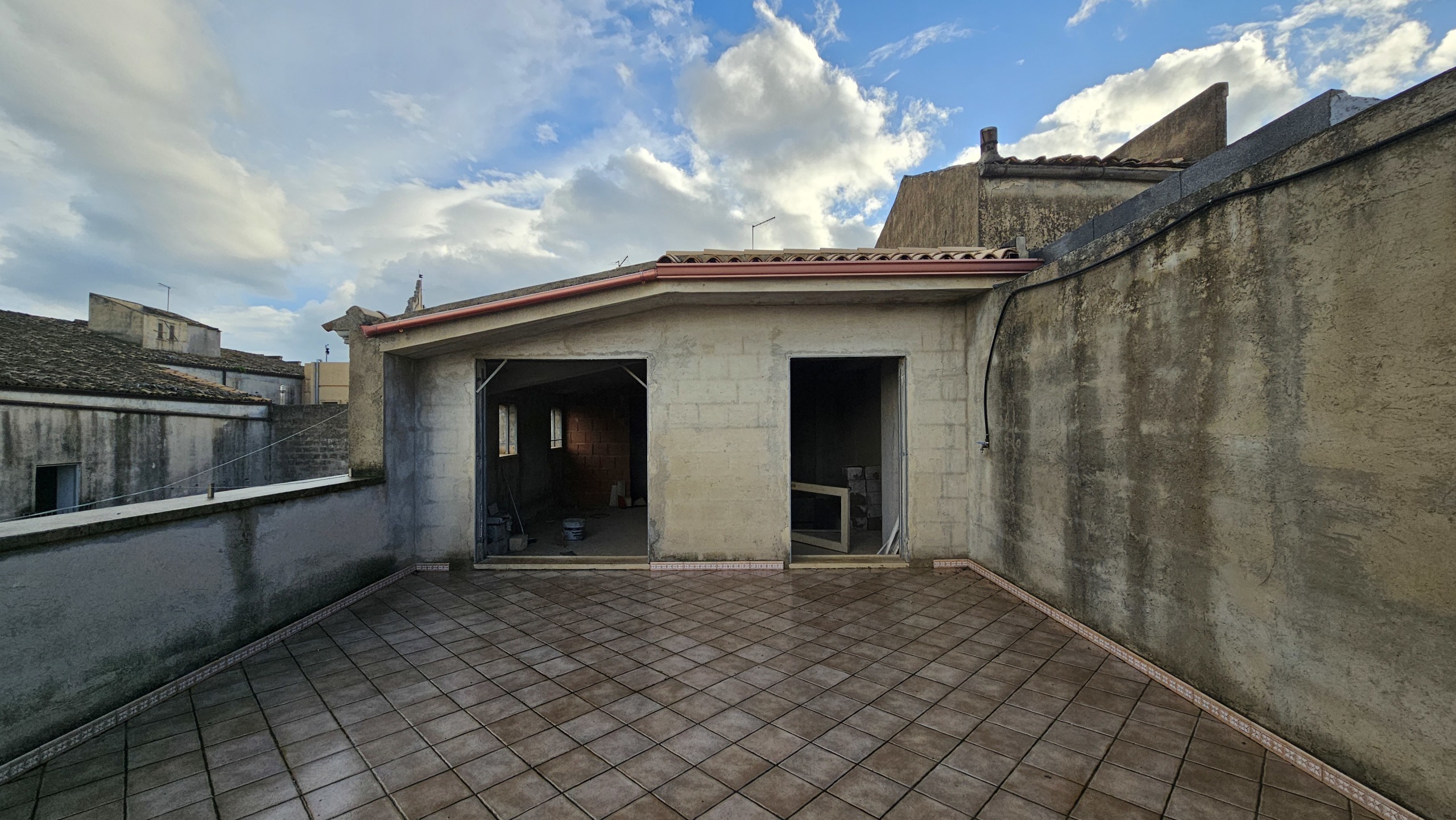 Casa indipendente con terrazzo in via masaniello 131, Ispica