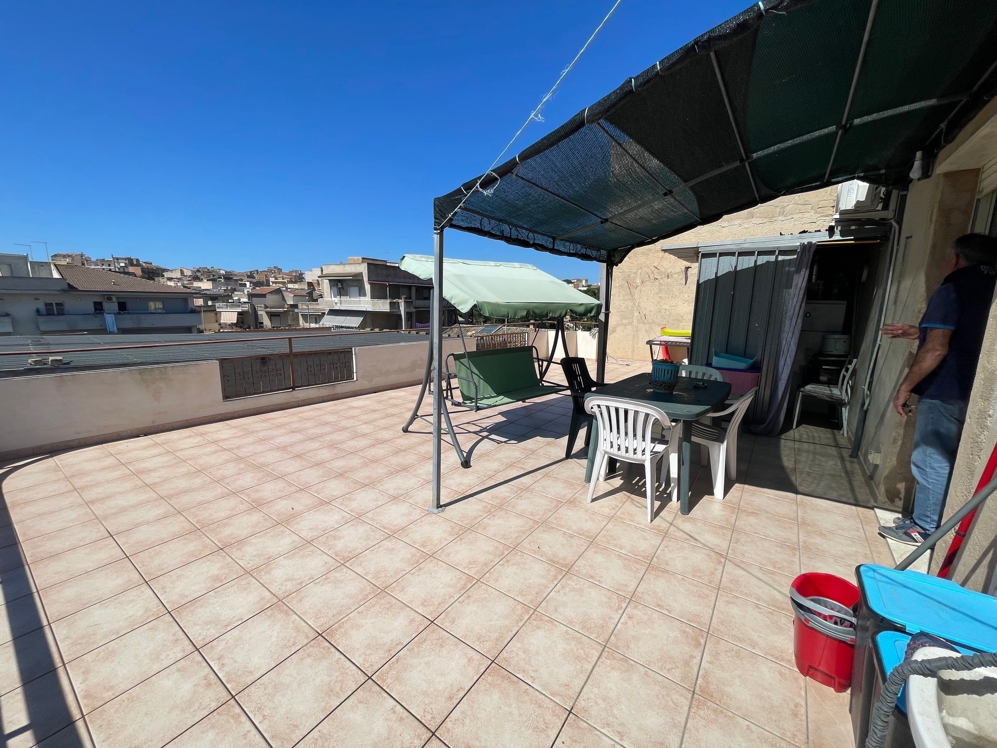 Quadrilocale con terrazzo in via yuri gagarin, Vittoria