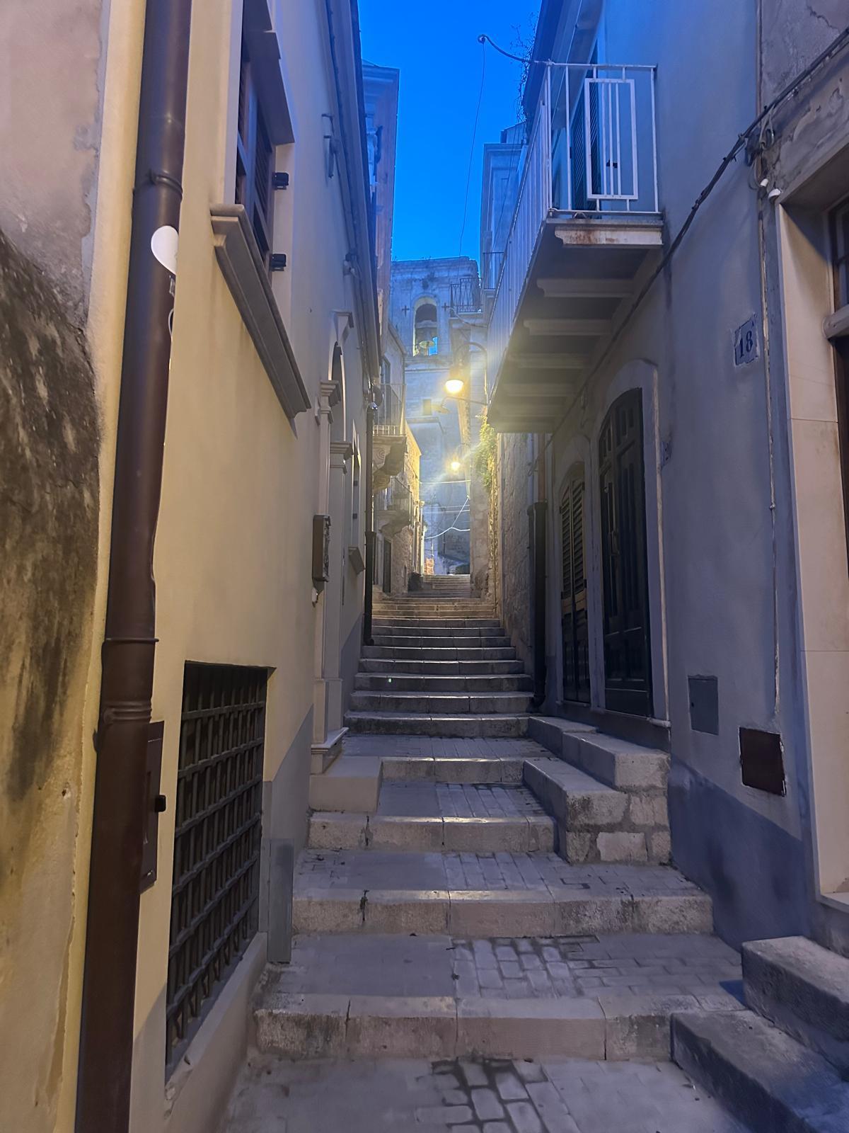 Casa indipendente da ristrutturare in via castello, Modica