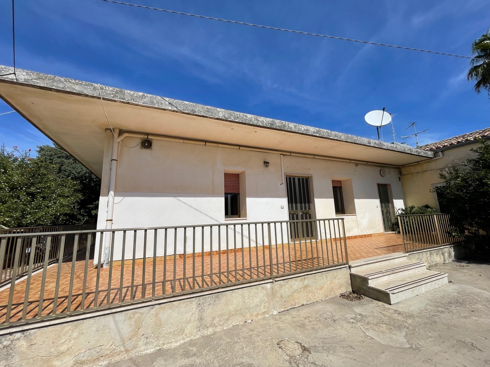 Villetta a schiera con giardino in via trapani rocciola, Modica
