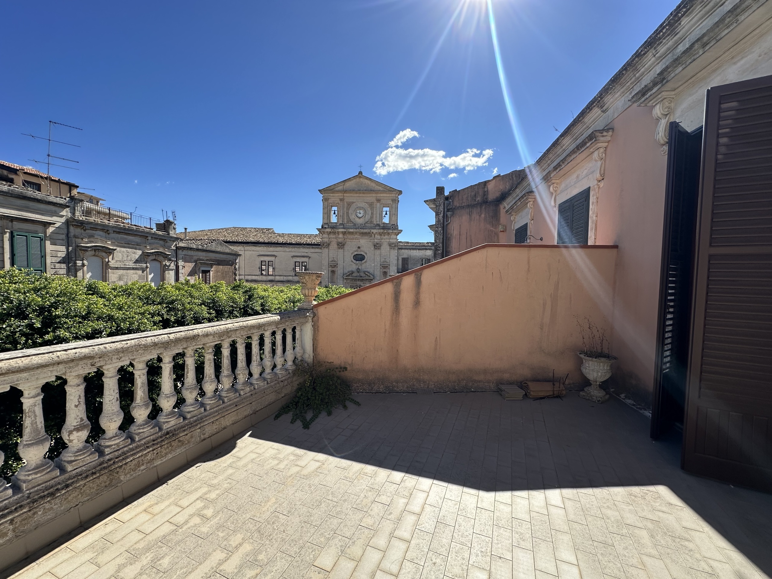 Casa indipendente con terrazzo in via regina elena 431, Modica